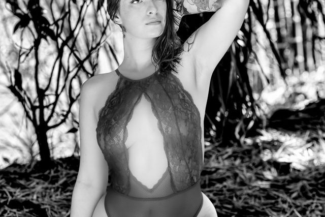 Black & White Sianny 3