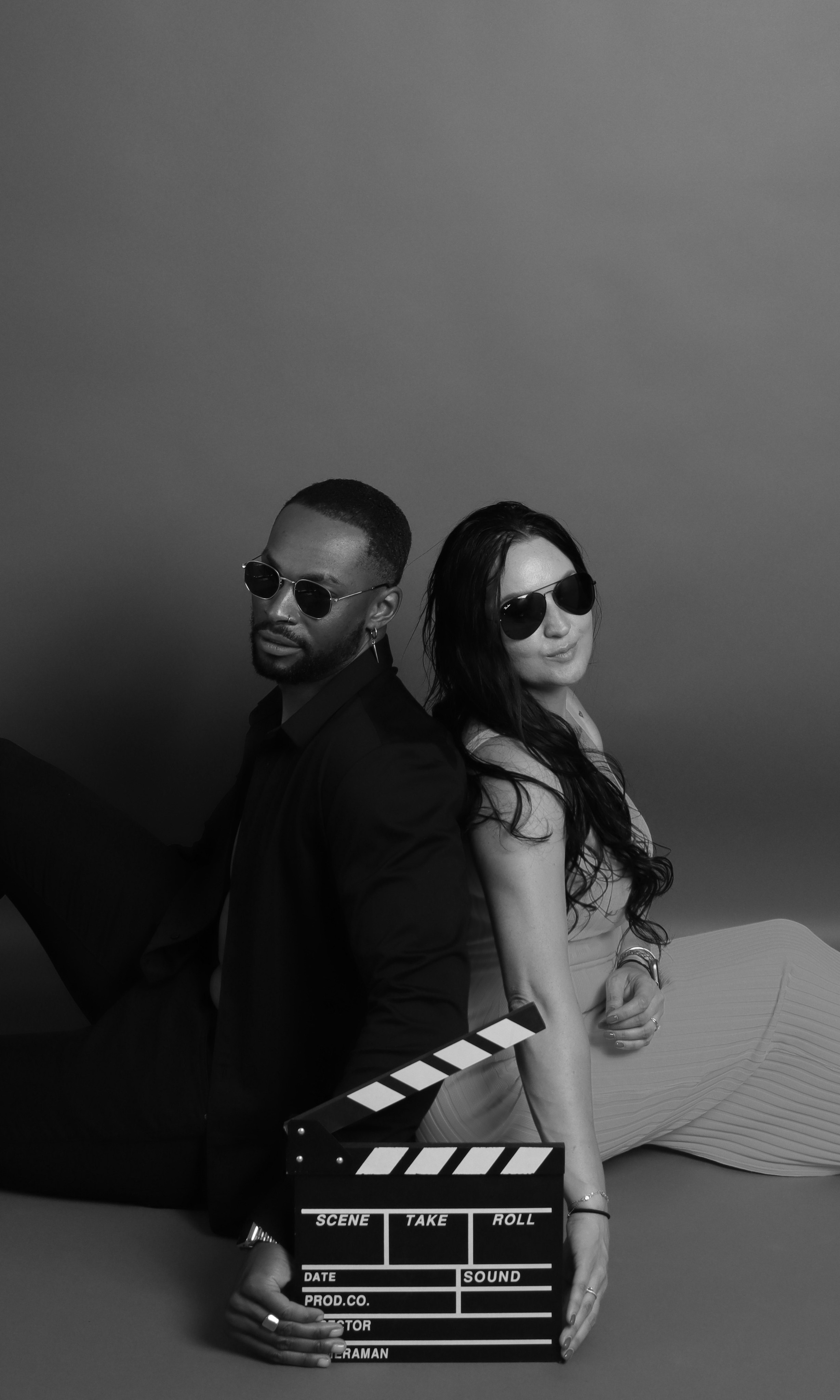 Оливковый фон. SHOOT IT YOURSELF — SELF PORTRAIT STUDIO IN CHICAGO