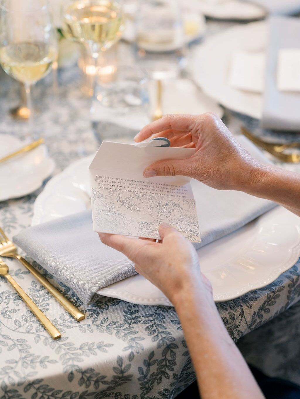 Personalized letters to guests in a wedding. Wedding photographer Rhodes, Greece