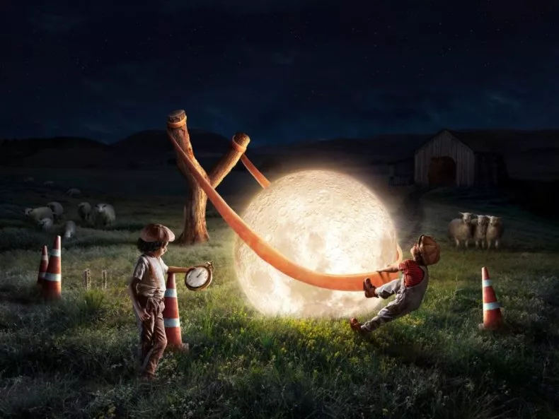 10 Creative Ways To Make Photos Of Your Growing (Too Fast!) Child. Portrait and graduation photographer Marina Simanava