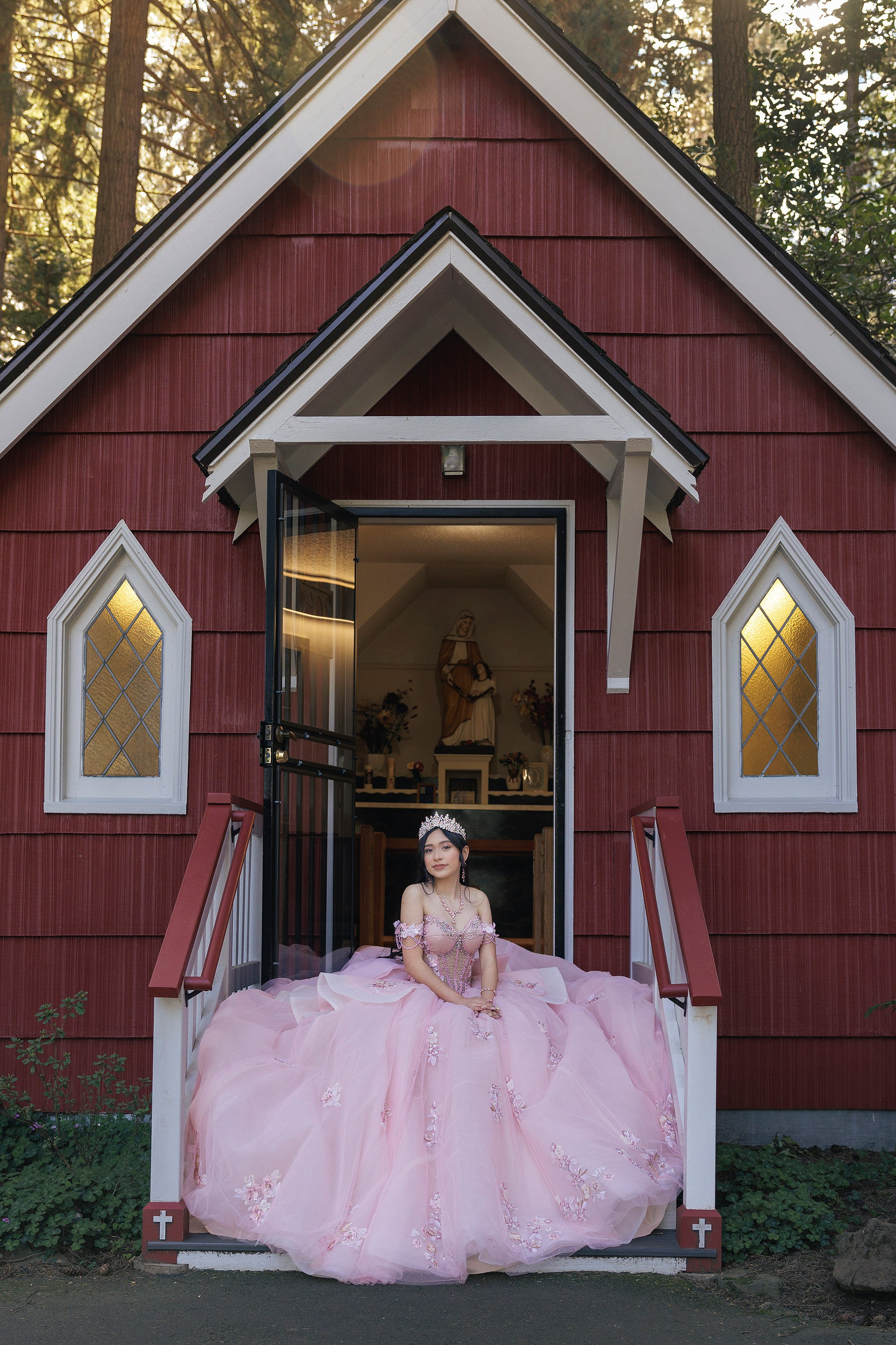 The 5 Best Quinceañera Photoshoot Locations in Oregon. Fotógrafo de Quinceañeras en Portland | Fotografía de Quince Años en Oregon y Washington