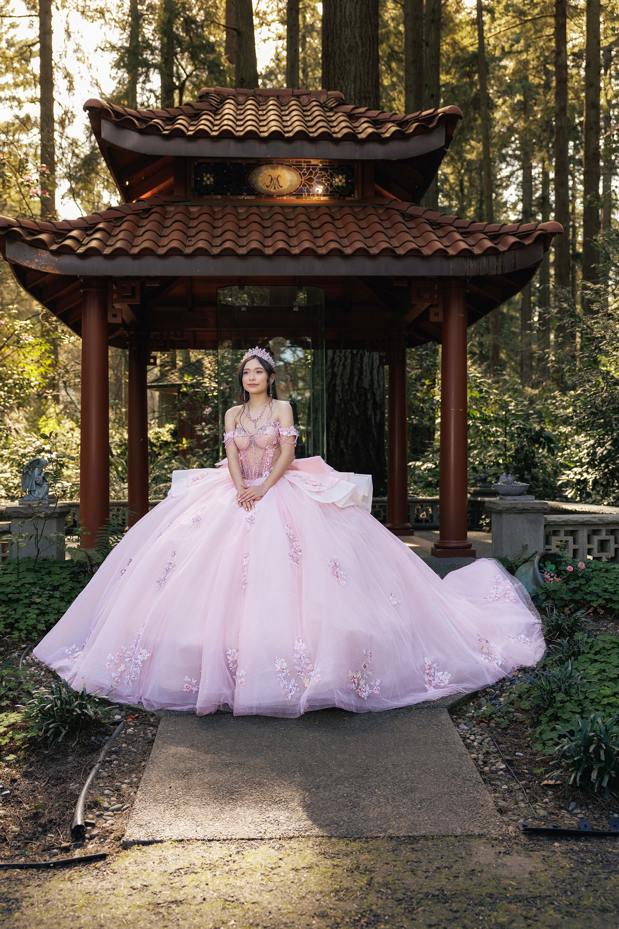 The 5 Best Quinceañera Photoshoot Locations in Oregon. Fotógrafo de Quinceañeras en Portland | Fotografía de Quince Años en Oregon y Washington