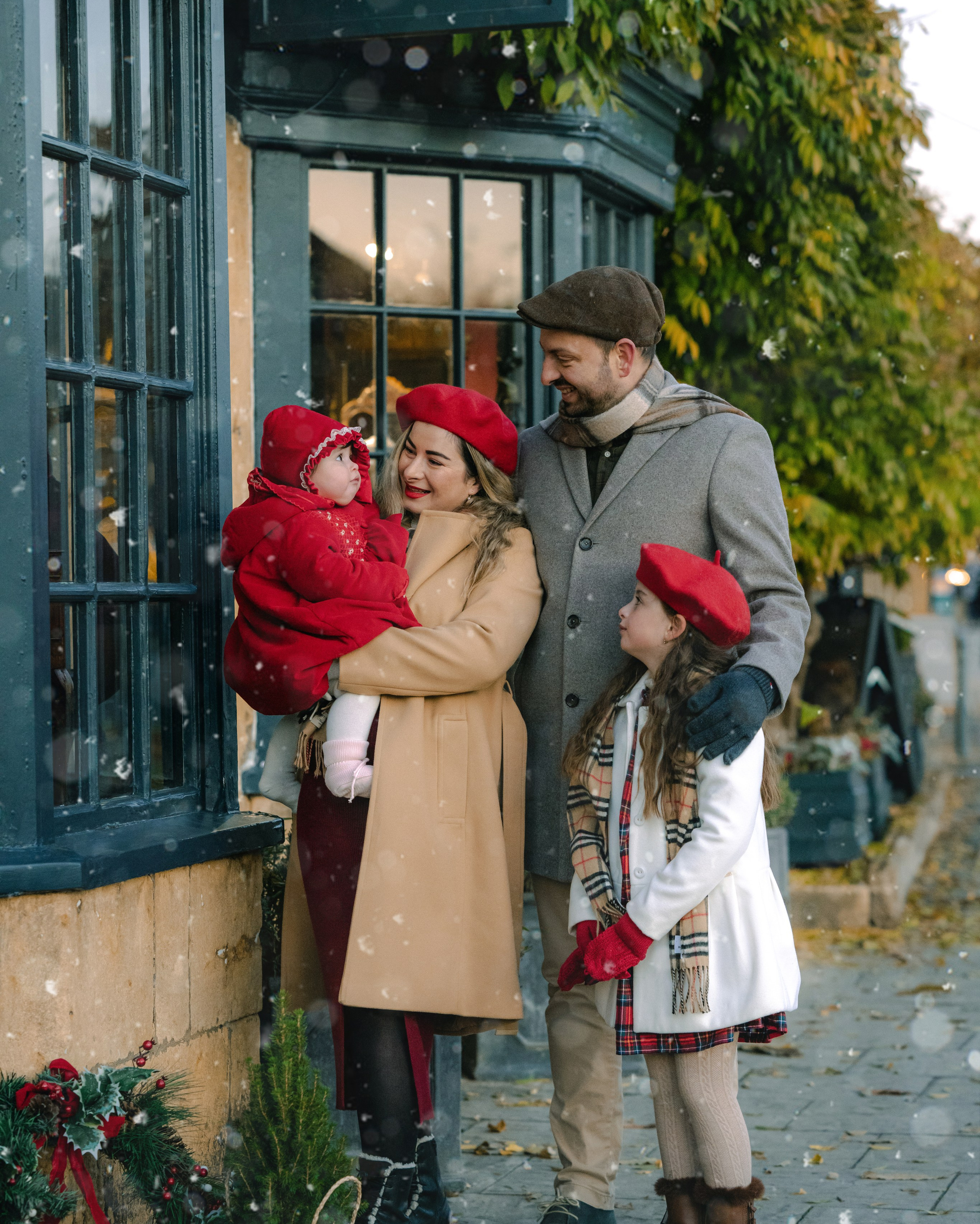 Contact. Tania Gandrabur, photographer in West Midlands, England