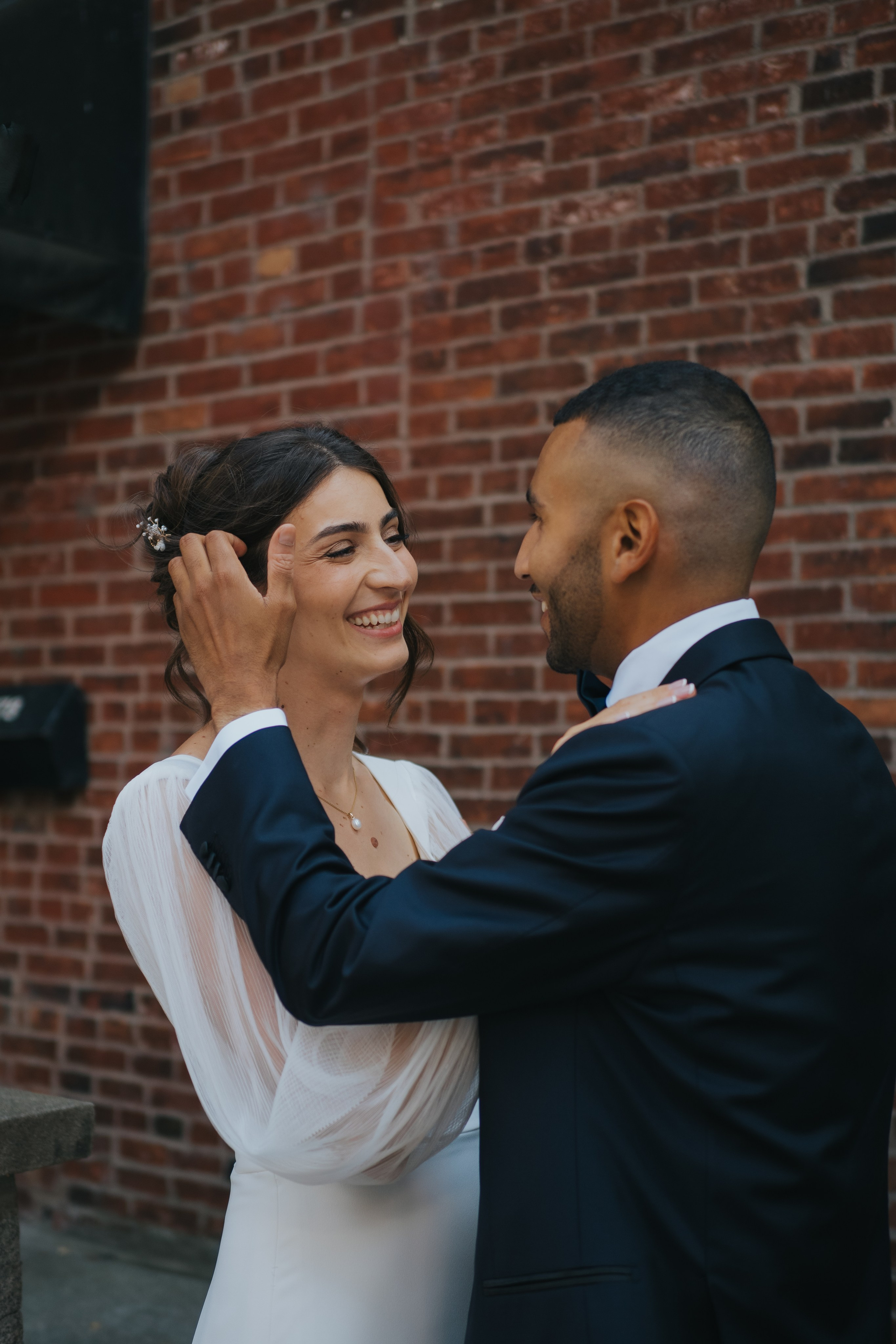 Happy couple during their wedding day in Montreal, photographed by Muriel Oe