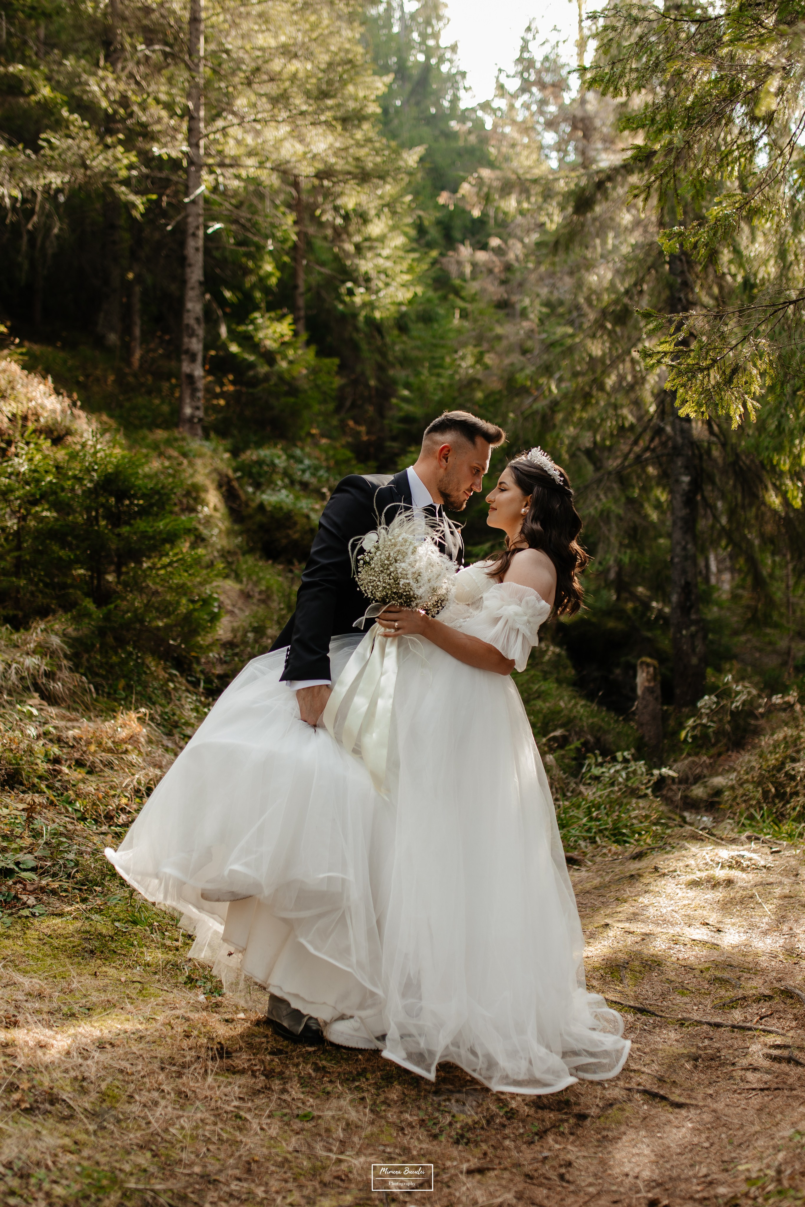 After Weddings. Acasa