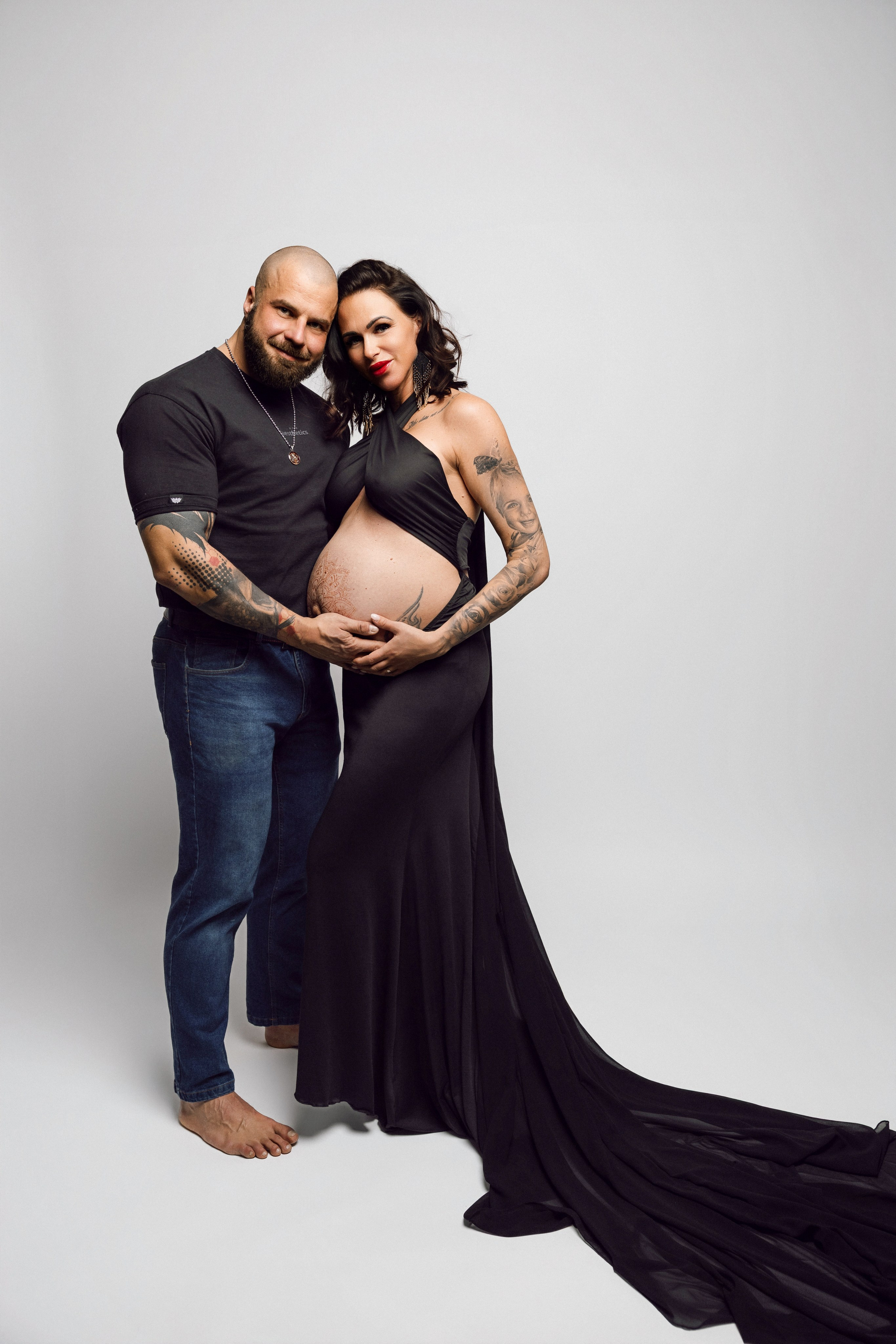 portrait photo lady in a retro dress with retro hairstyle inn a elegant dress