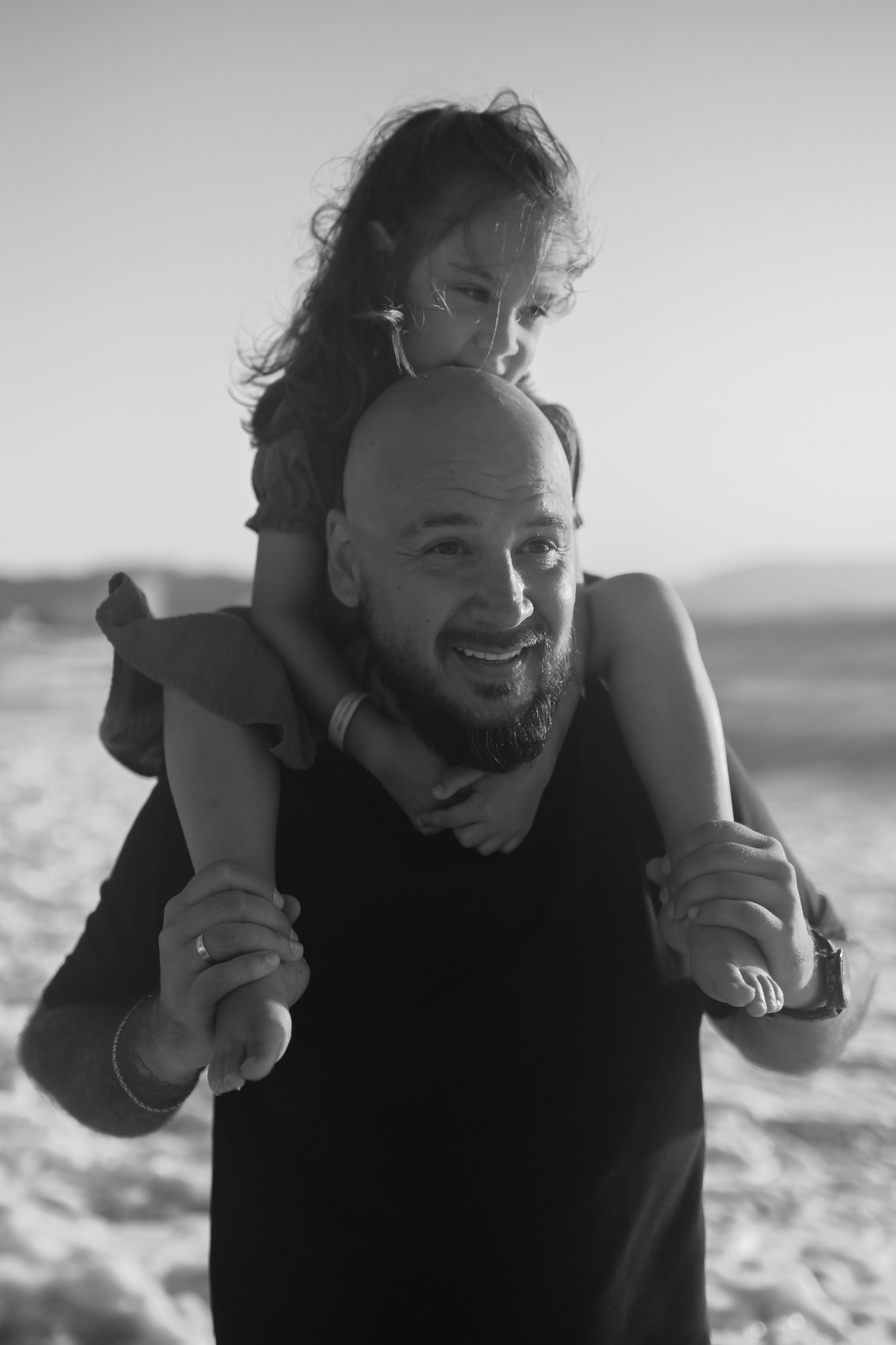 Οικογενειακή φωτογραφίση σε παραλία της Ρόδου. WELCOME