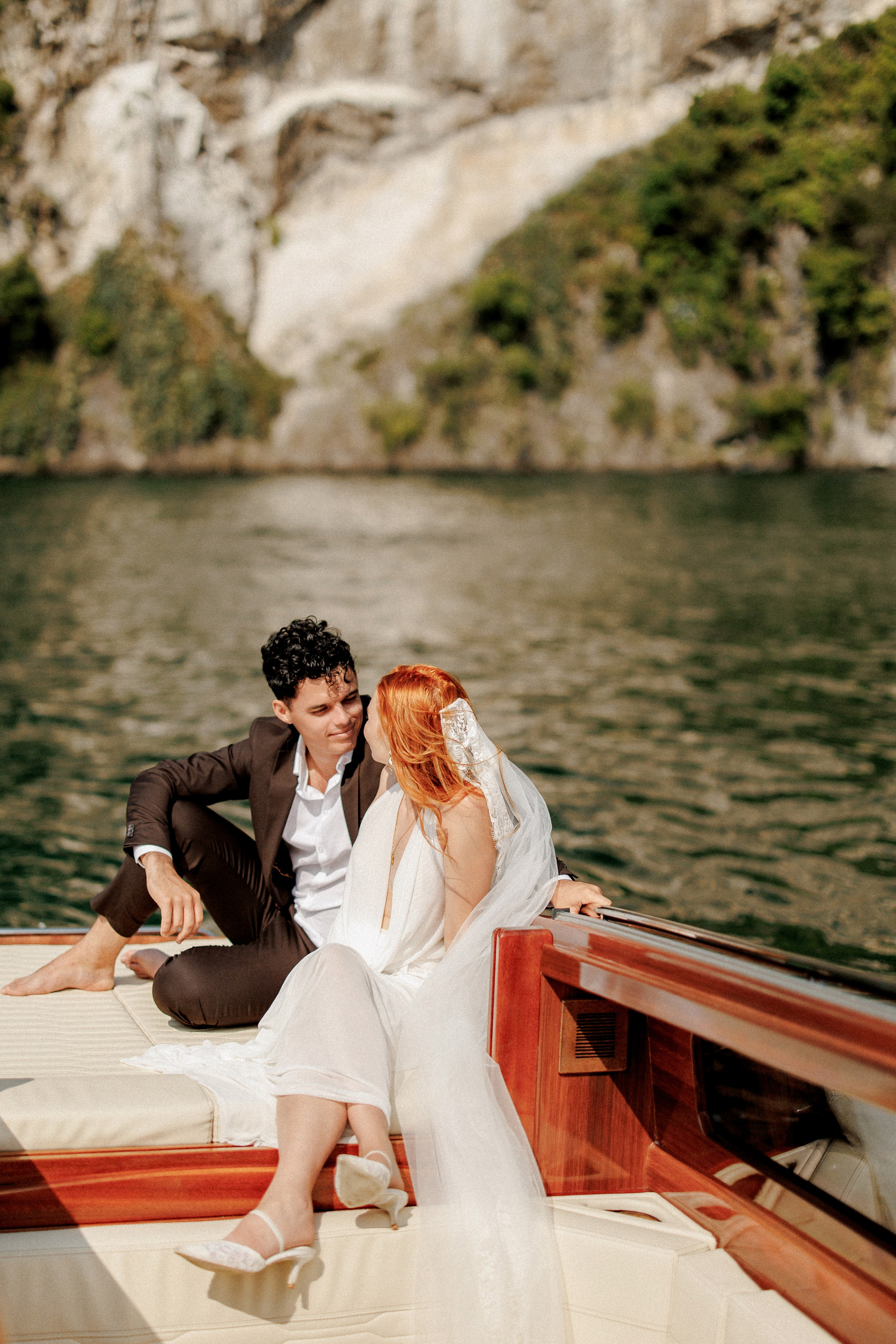 An Early Morning Elopement on Lake Como: A Love Story to Remember. Wedding and Family Photographer Switzerland and Italy. Valeria Diaz
