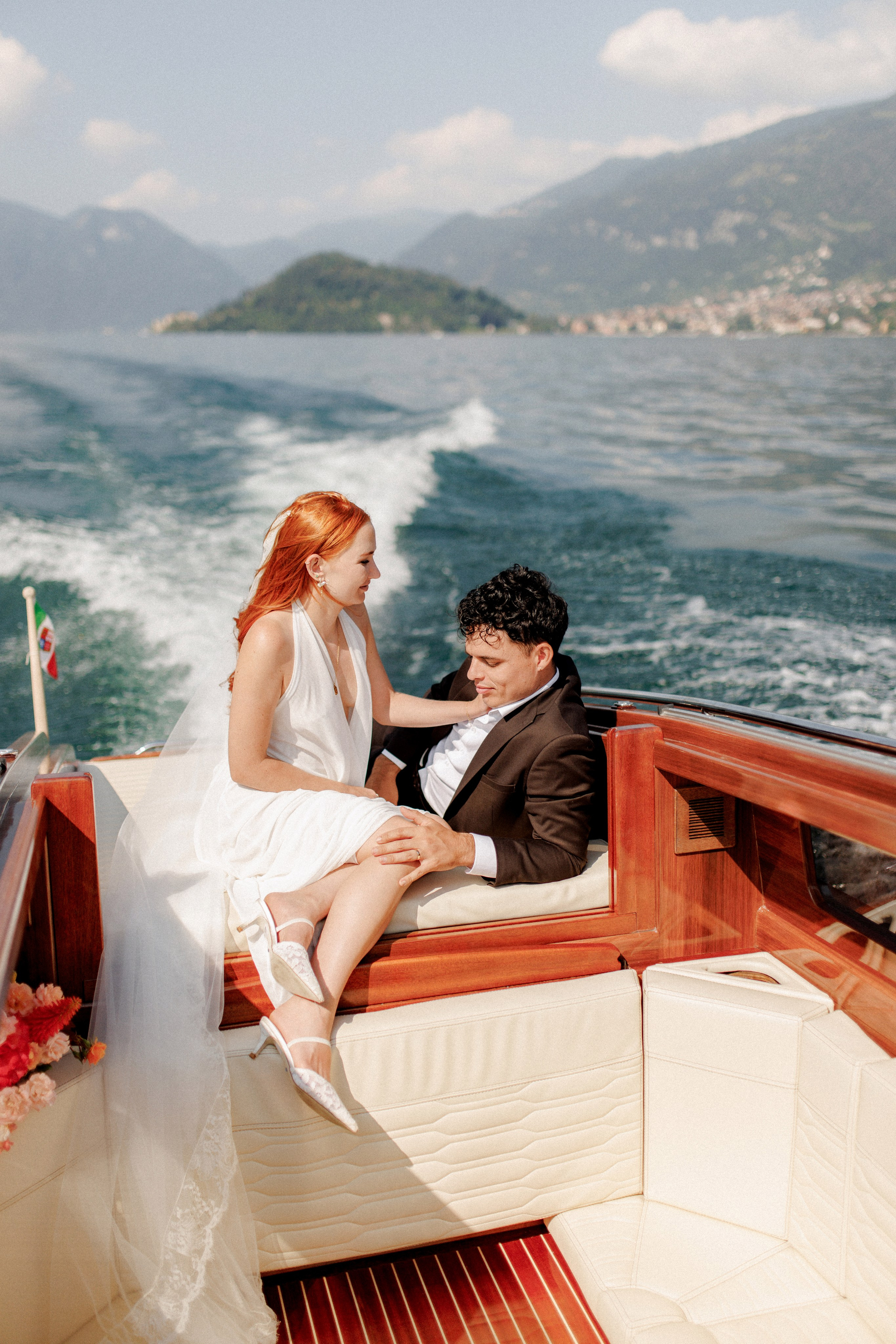 An Early Morning Elopement on Lake Como: A Love Story to Remember. Wedding and Family Photographer Switzerland and Italy. Valeria Diaz