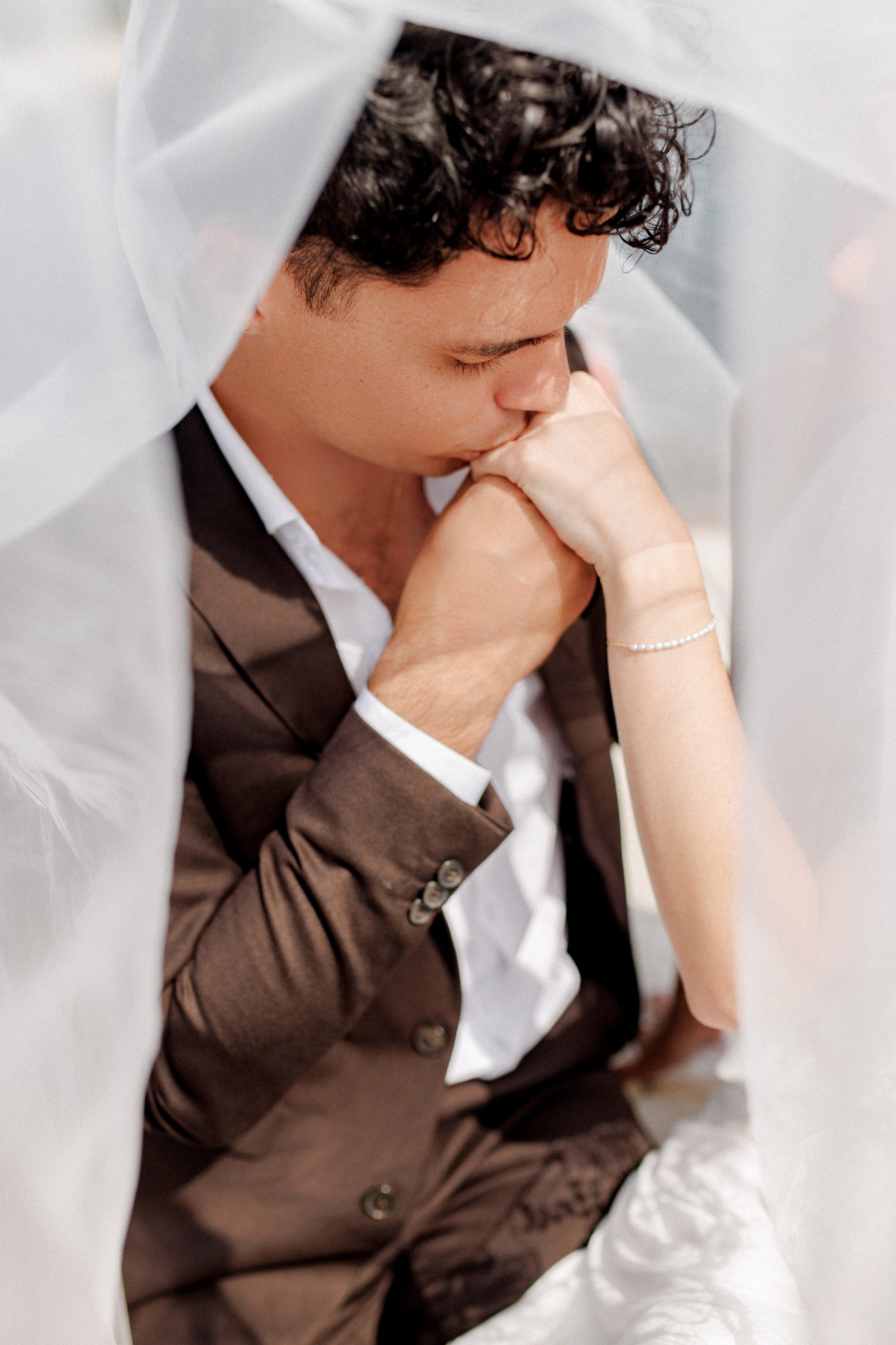 An Early Morning Elopement on Lake Como: A Love Story to Remember. Wedding and Family Photographer Switzerland and Italy. Valeria Diaz