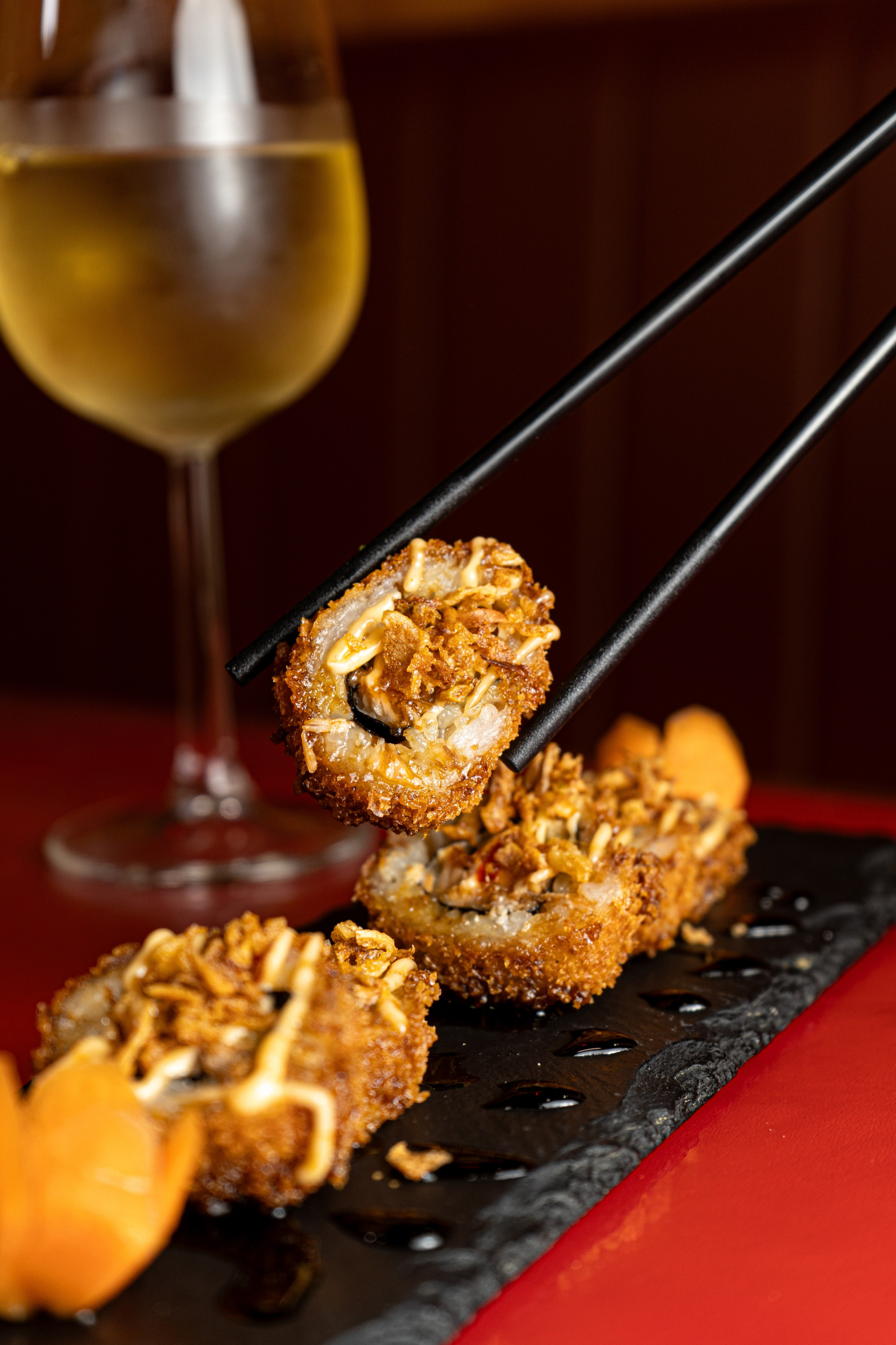 Serviços. Frames by Giovani Braga