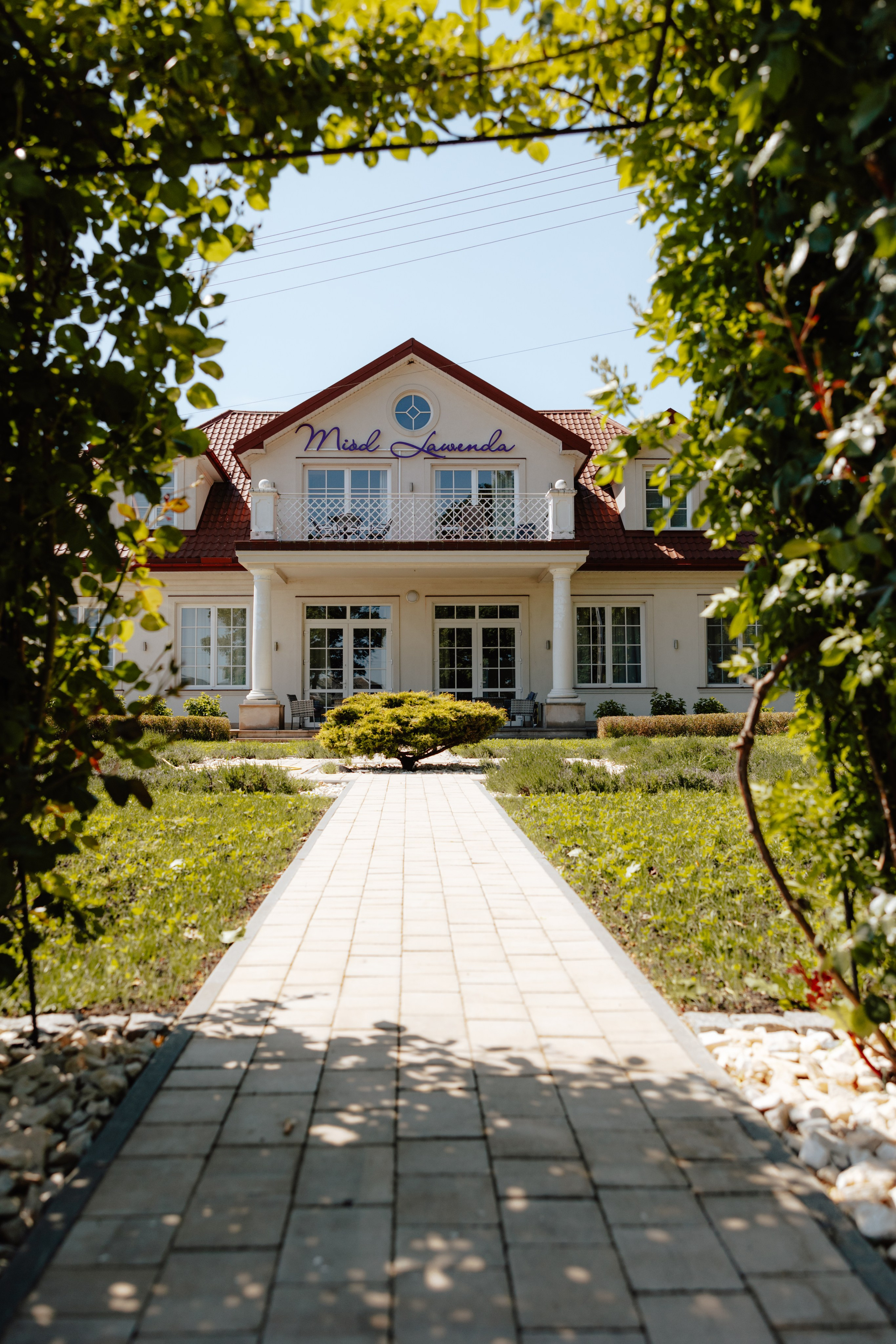 Elegancki ślub Pauliny i Daniela w Miód Lawenda 💜. Fotograf Siedlce