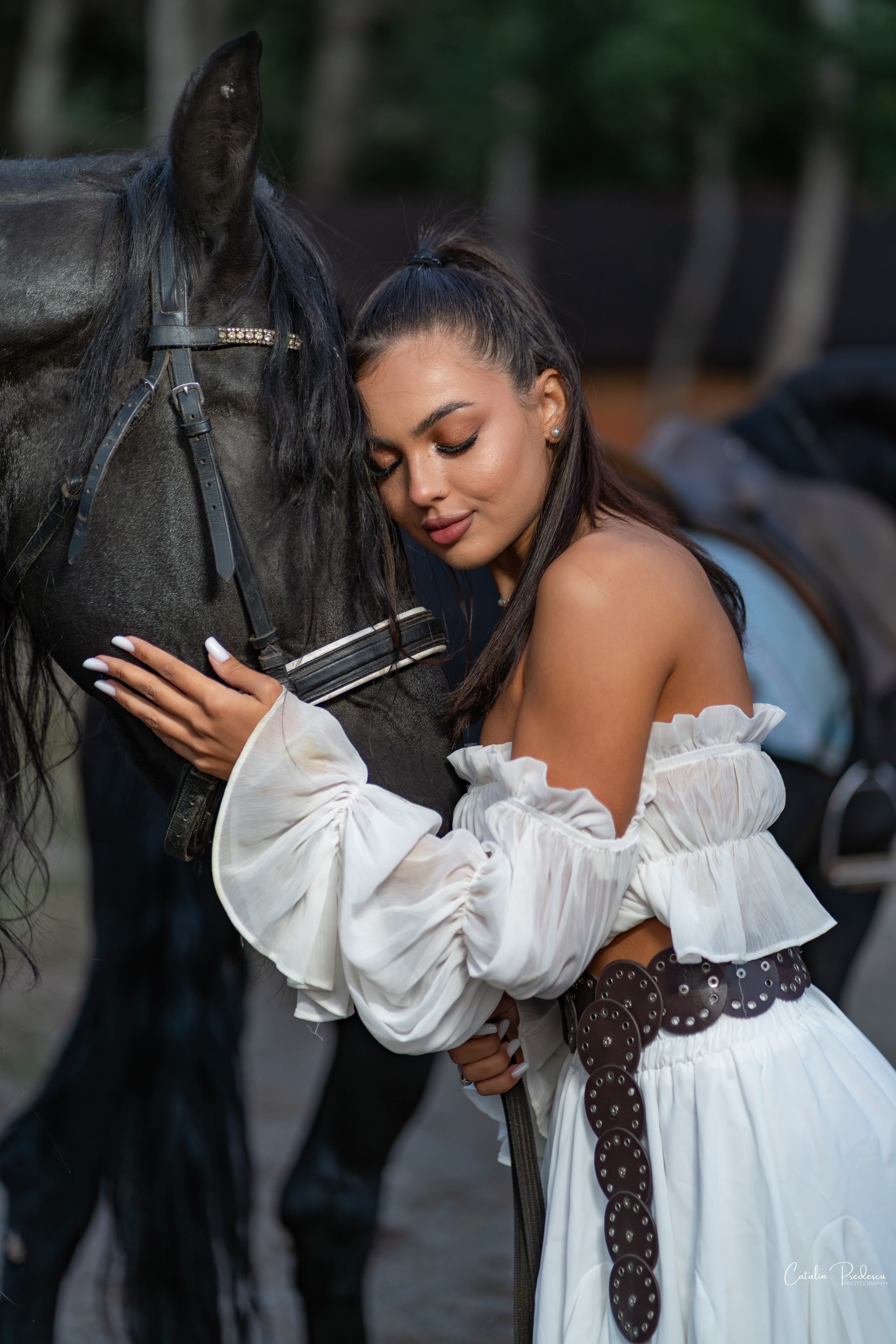 Codruța la Băile Herculane – naturalețe, expresivitate și lumină autentică. Event, portrait, and lifestyle photographer