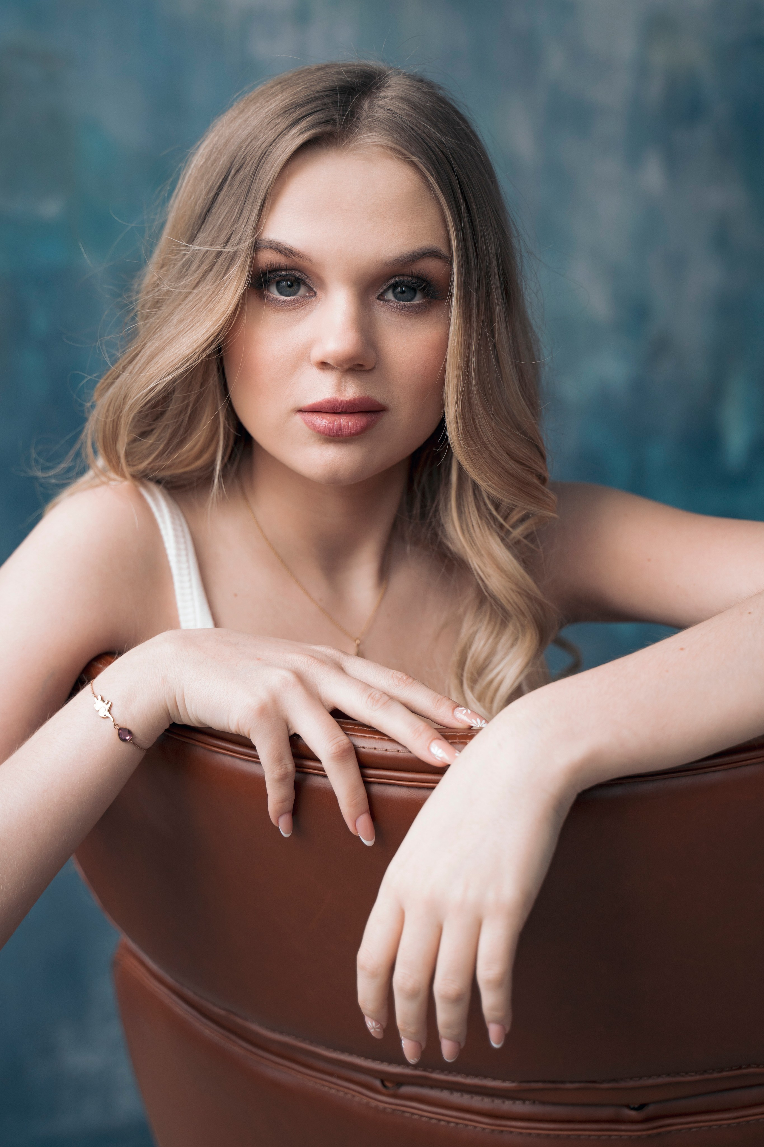 Portrety studyjne. Olga Kępka-Peryt|Naturalna fotografia portretowa i lifestyle|Warszawa i okolice