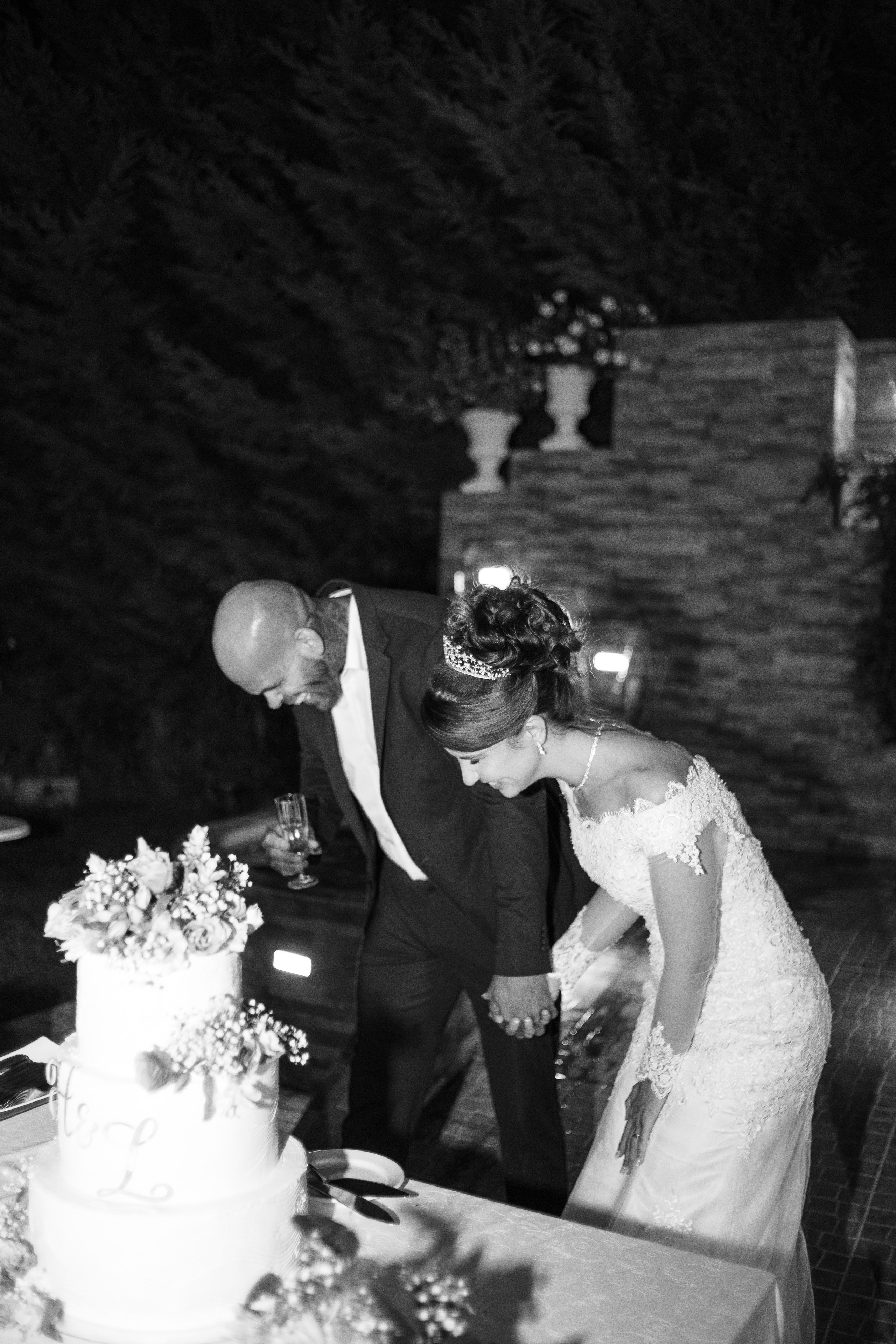 CONTACT. Davi Valente