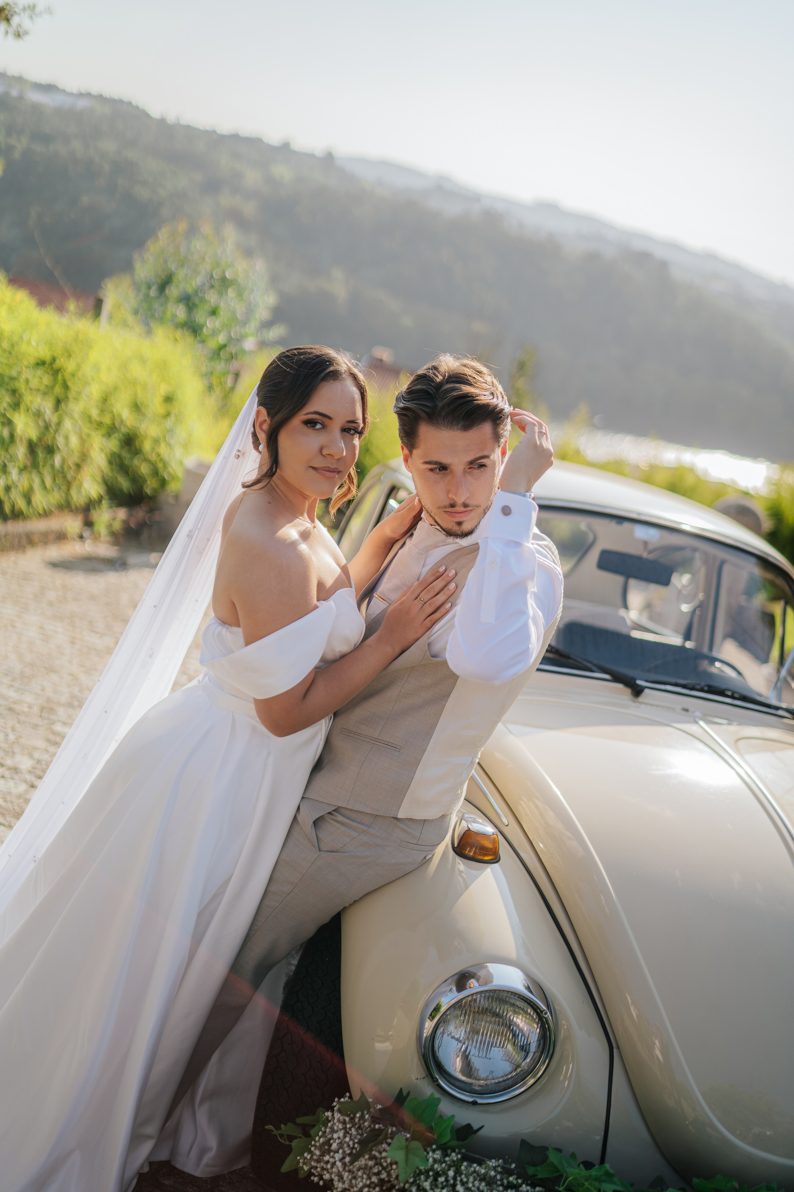 CONTACT. Davi Valente