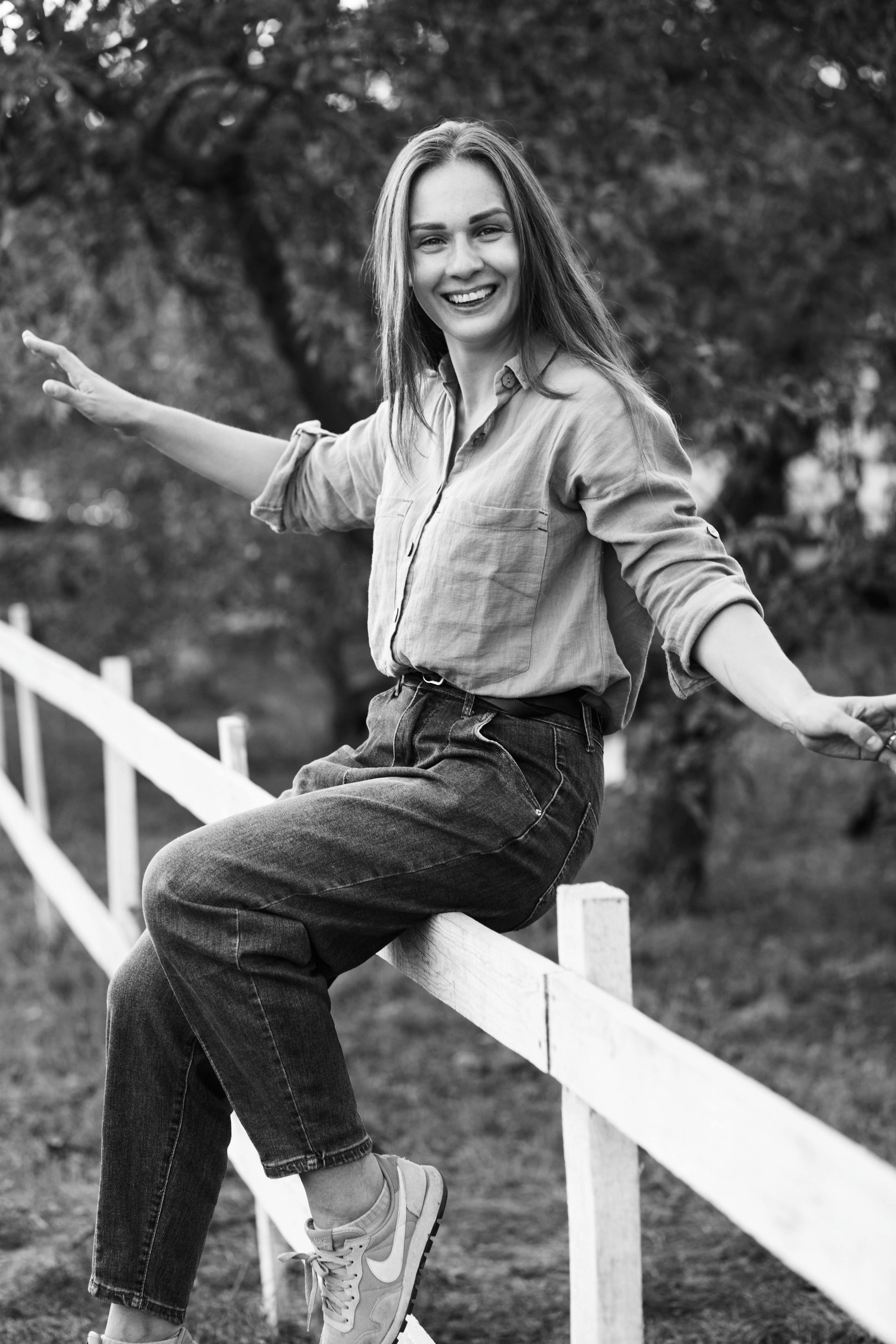  I am a portrait photographer in Kyiv. Here you will find all the necessary information, as well as many of my works — wedding photography, love story photography, family photography, portraits, reports and others. I make female portraits, male portraits, I can shoot in the studio or shoot outdoors.