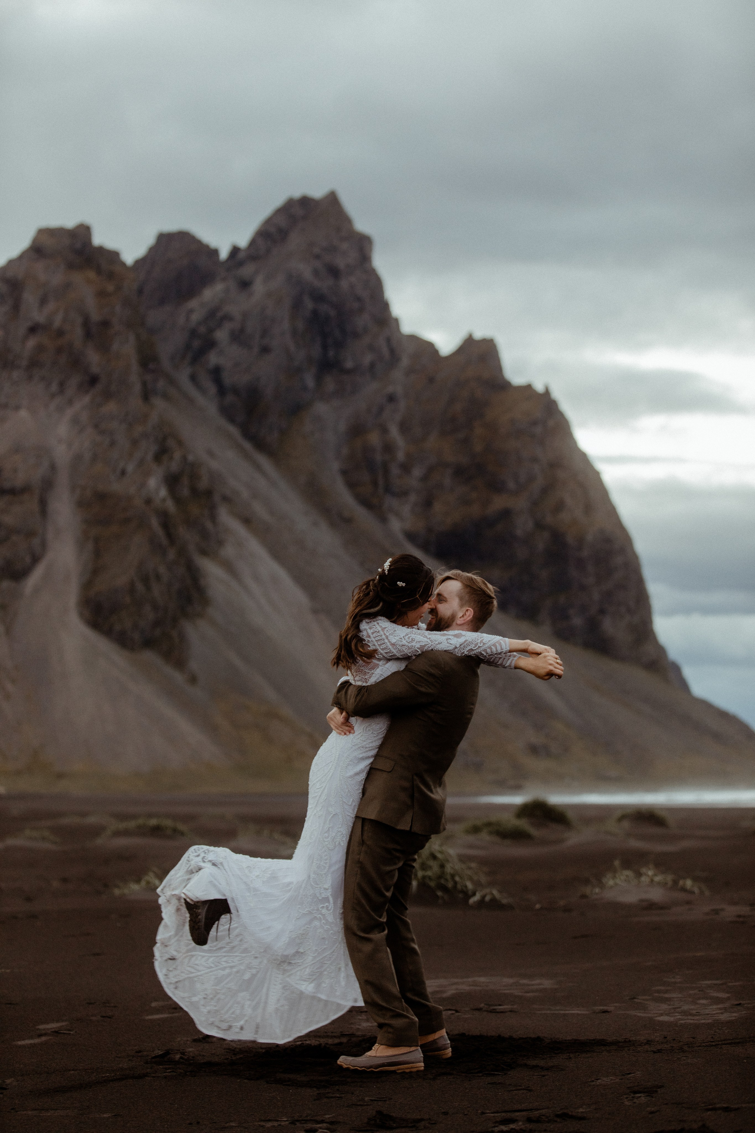elope on black sand beach in Iceland