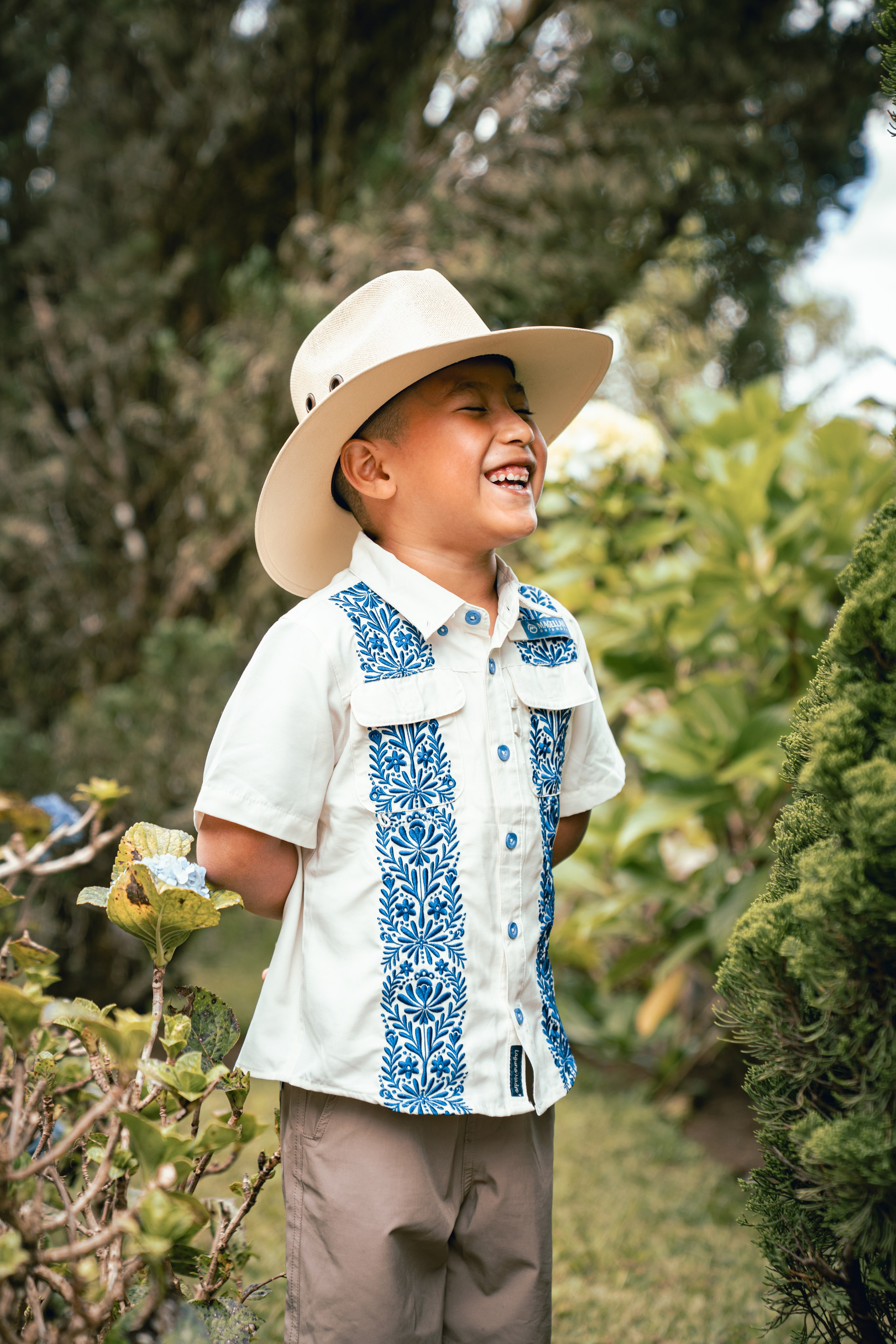Capturando los mejores momentos. Henry Elmister fotógrafo de alta Verapaz Guatemala