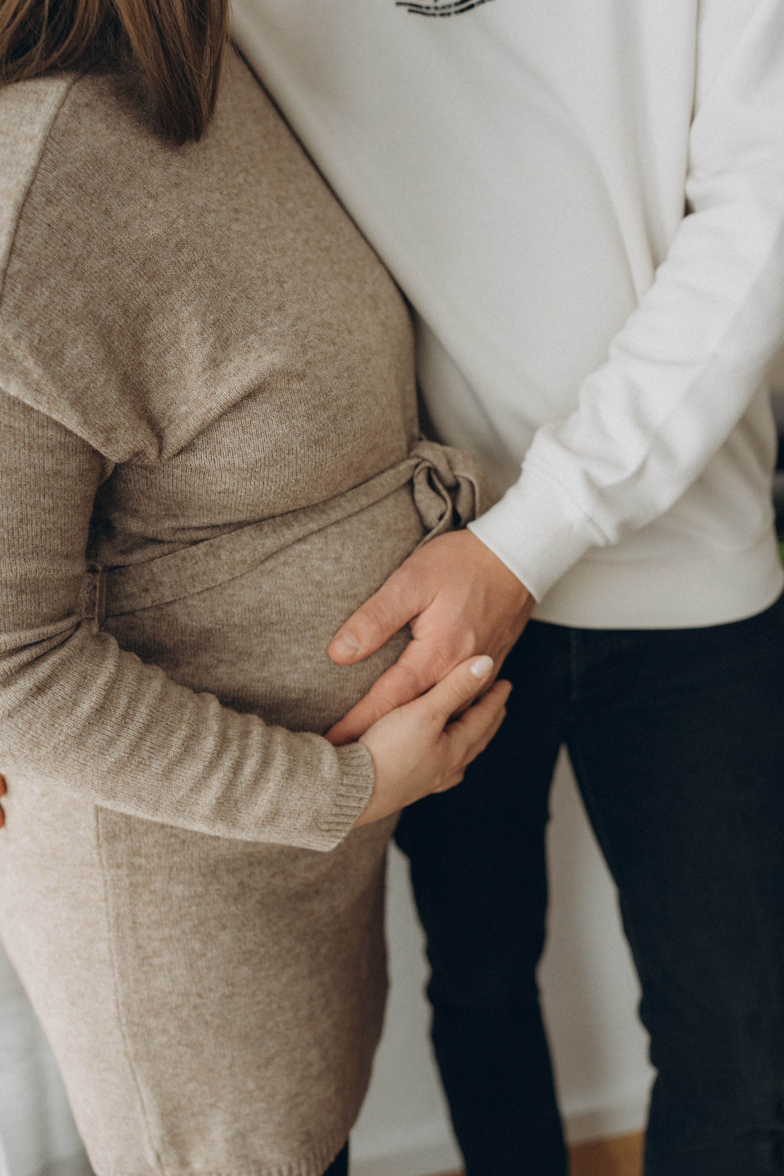 Babybauchshooting in Waldeck-Frankenberg fotografiert von Nicole Hartwich