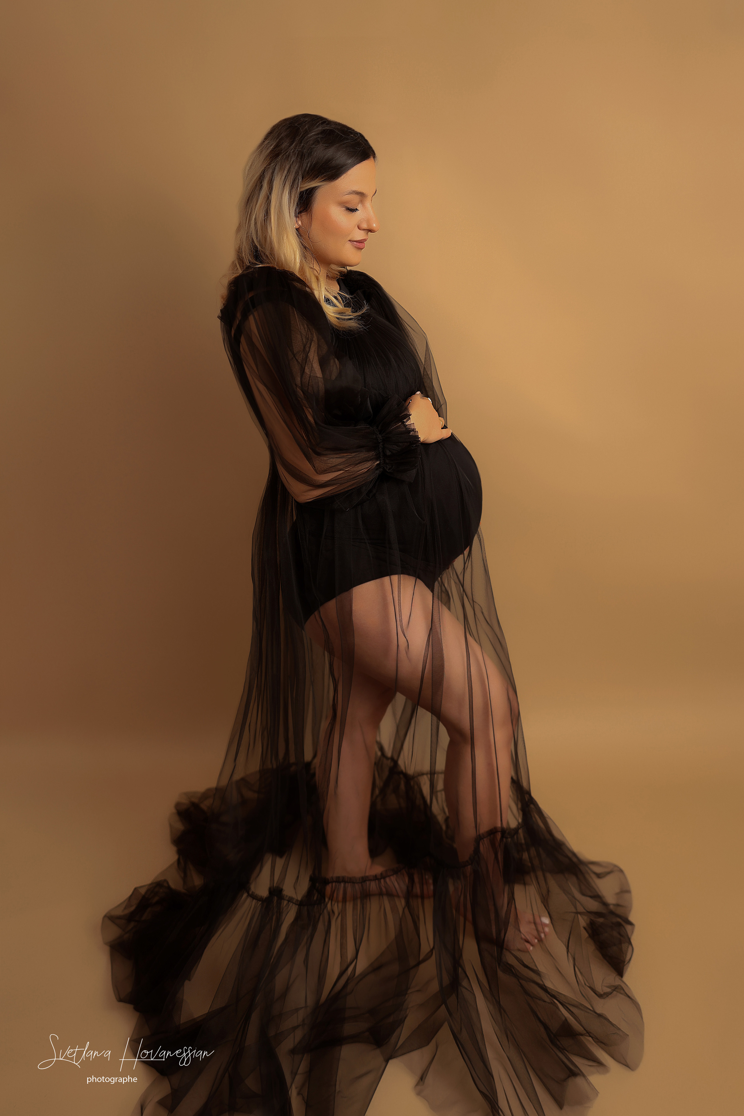 GROSSESSE studio. Photographe professionelle spécialisée dans la photographie de grosses