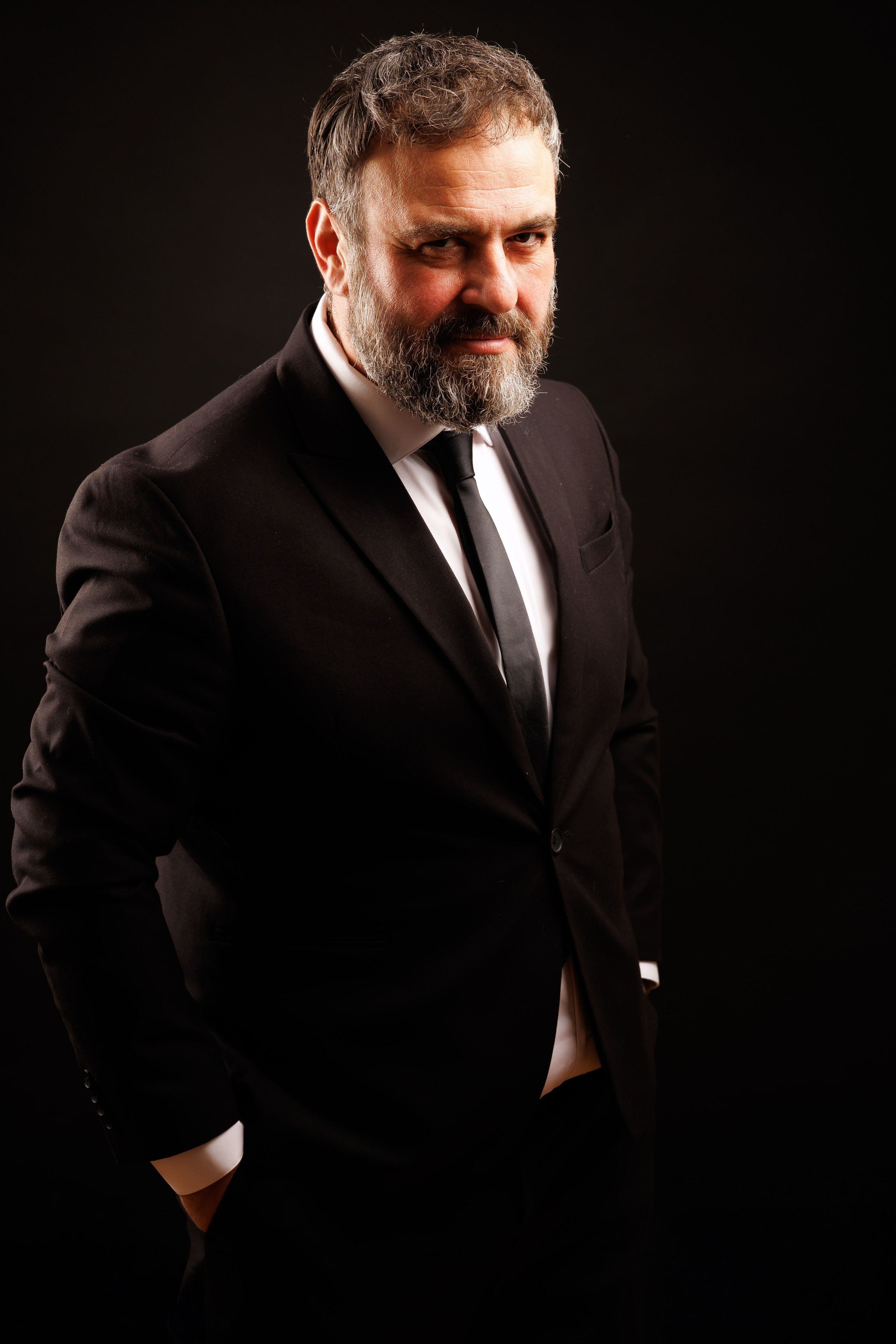 Contact George Nica | Fotograf Nuntă Galați & Fotograf Profesionist
