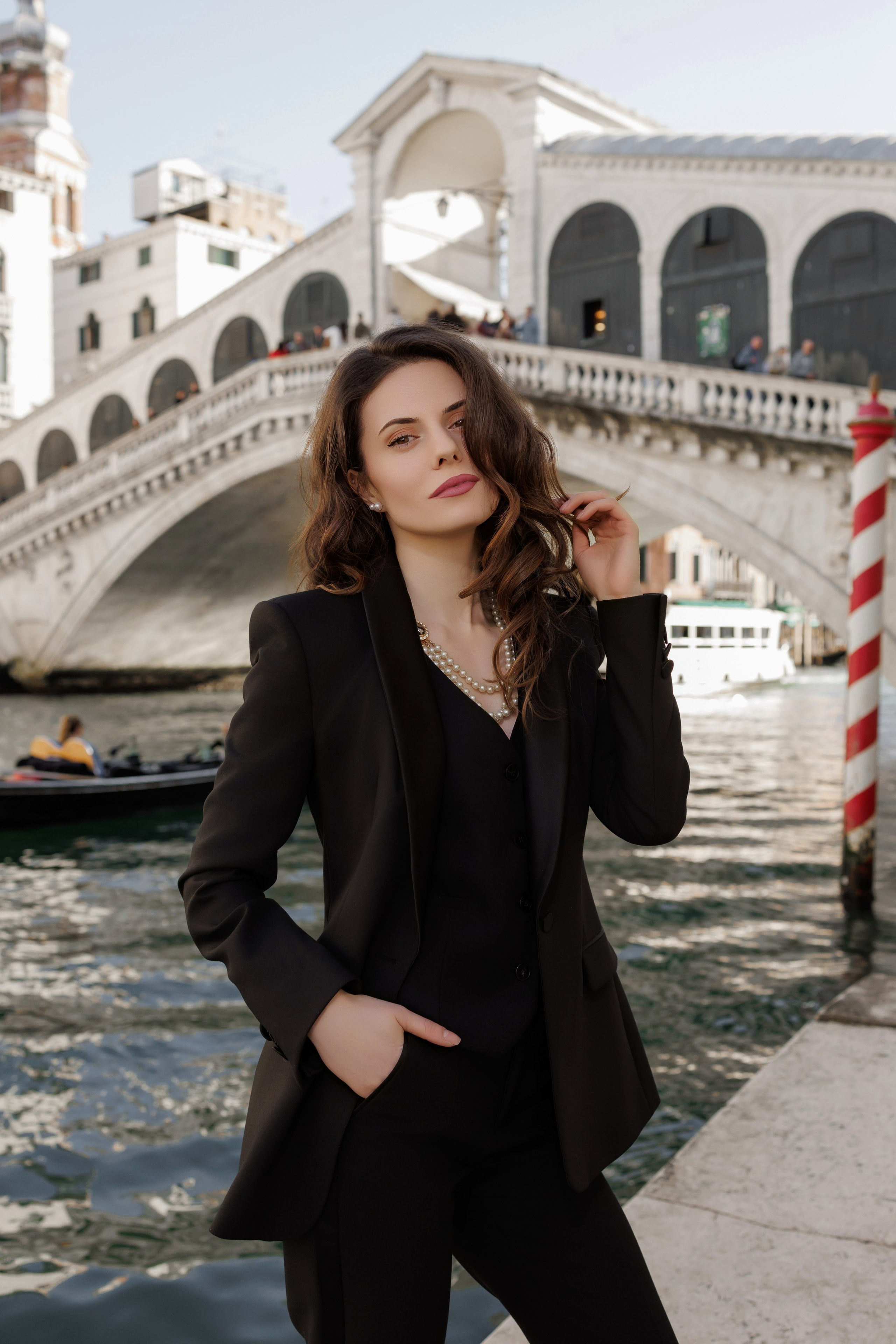 Fotografo professionista specializzato in fotografia di matrimoni, cermonie ed eventi!