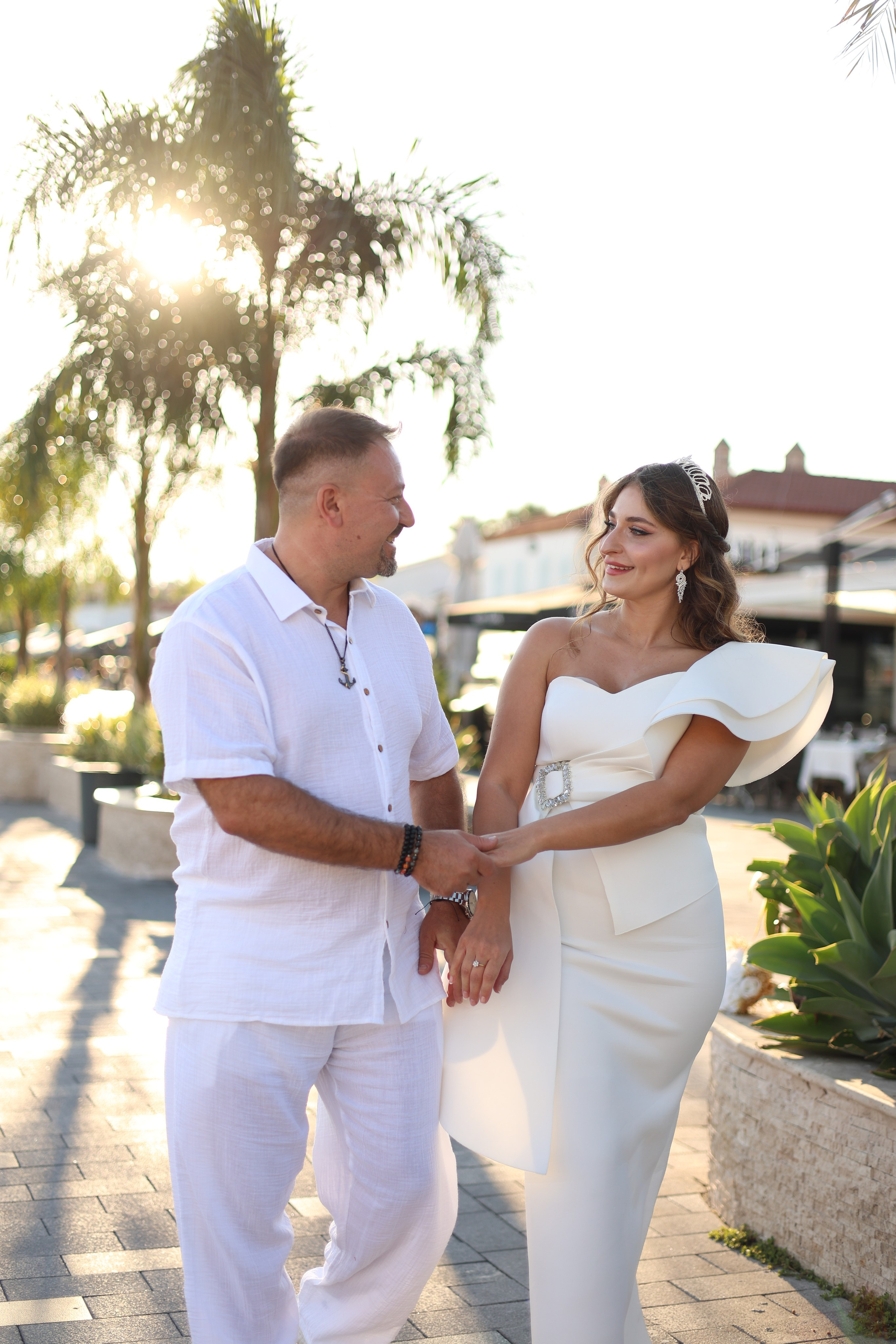 Honeymoon photoshoot at sunset in Marmaris beach