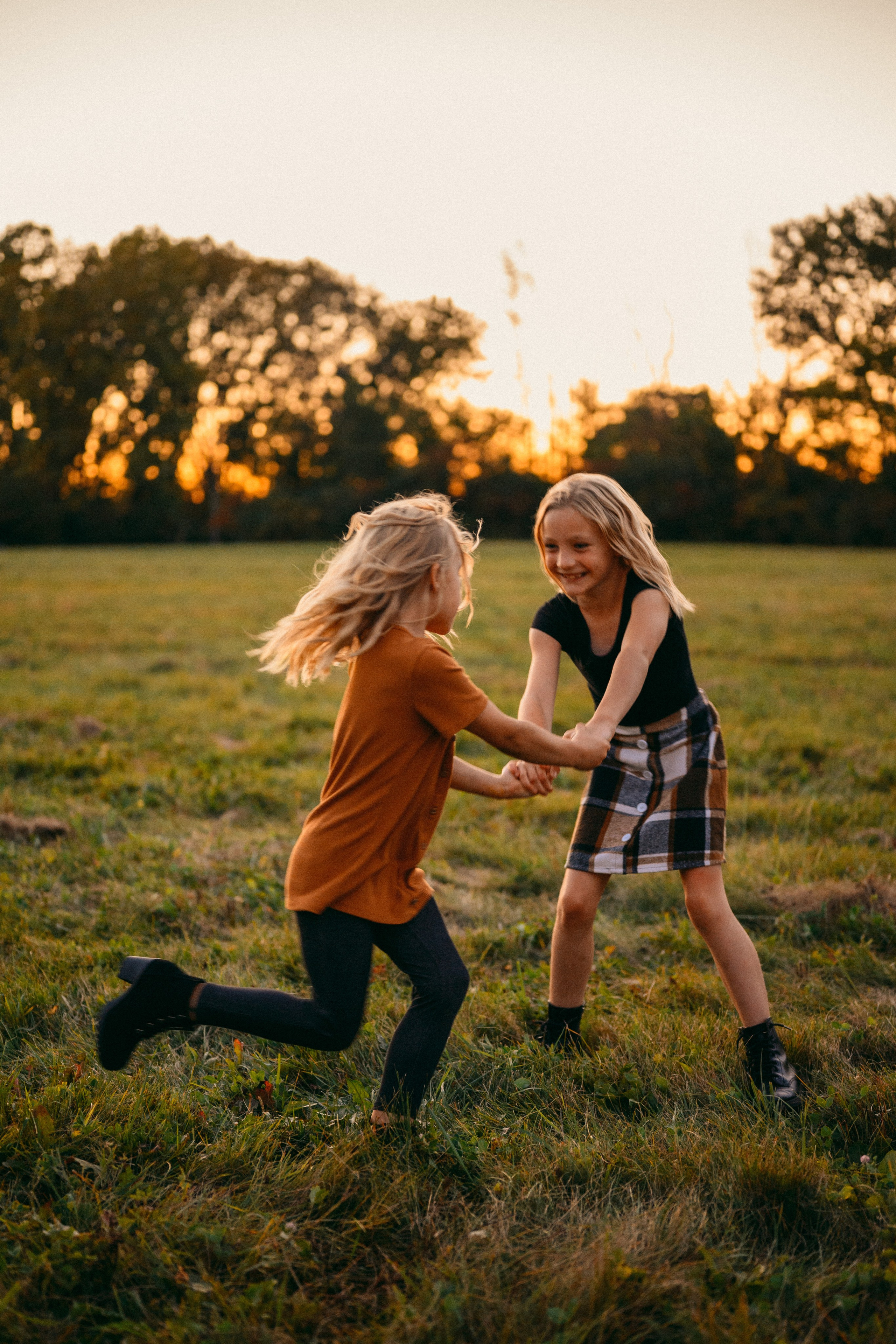 Fall family shoot in Sherwood Forest Park in Ashwaubenon. Green Bay Family Photographer — Ilia Bordiugov Photography