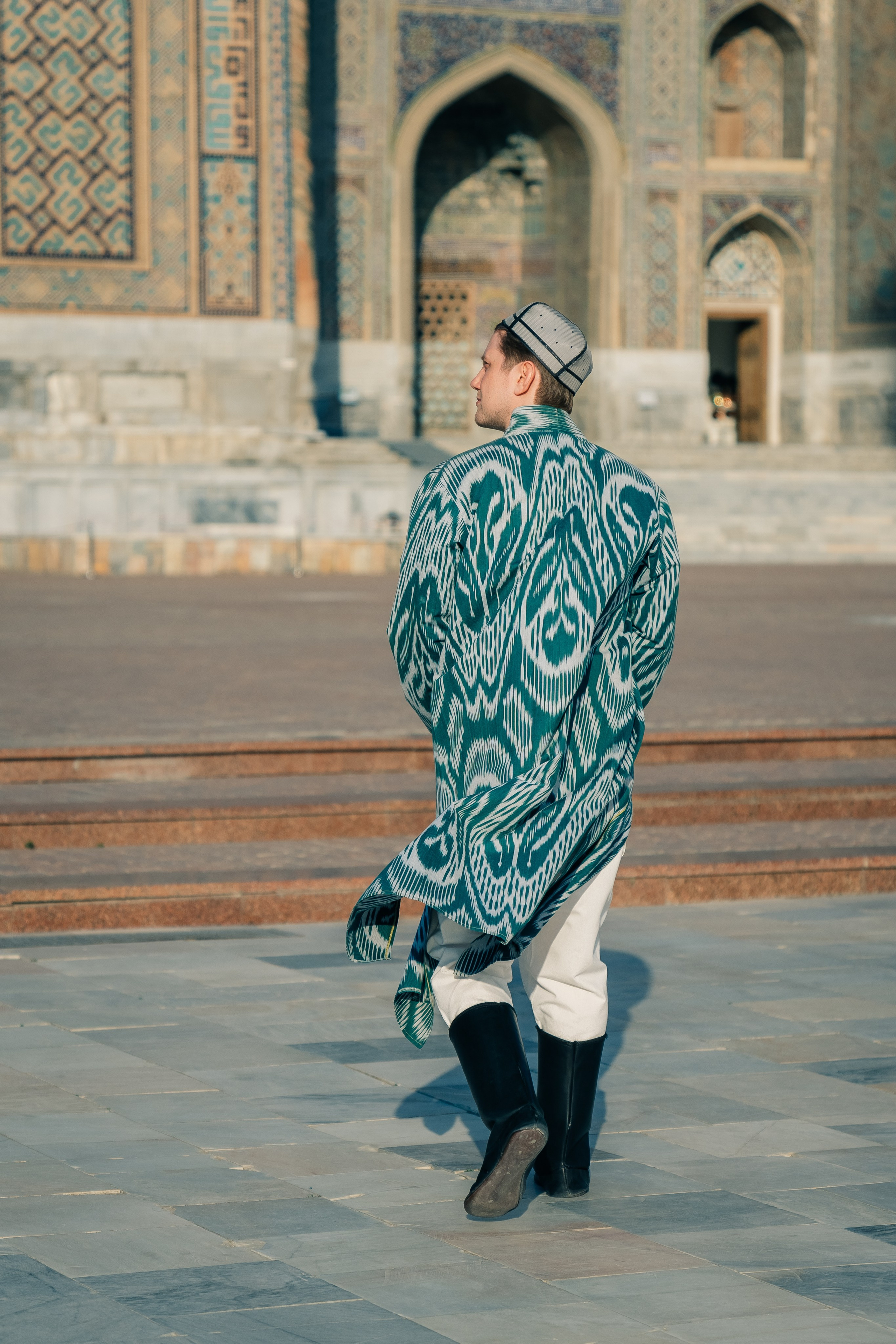 Rental of dresses in Samarkand and Bukhara. Photographer in Uzbekistan and Samarkand Djasur Marupov