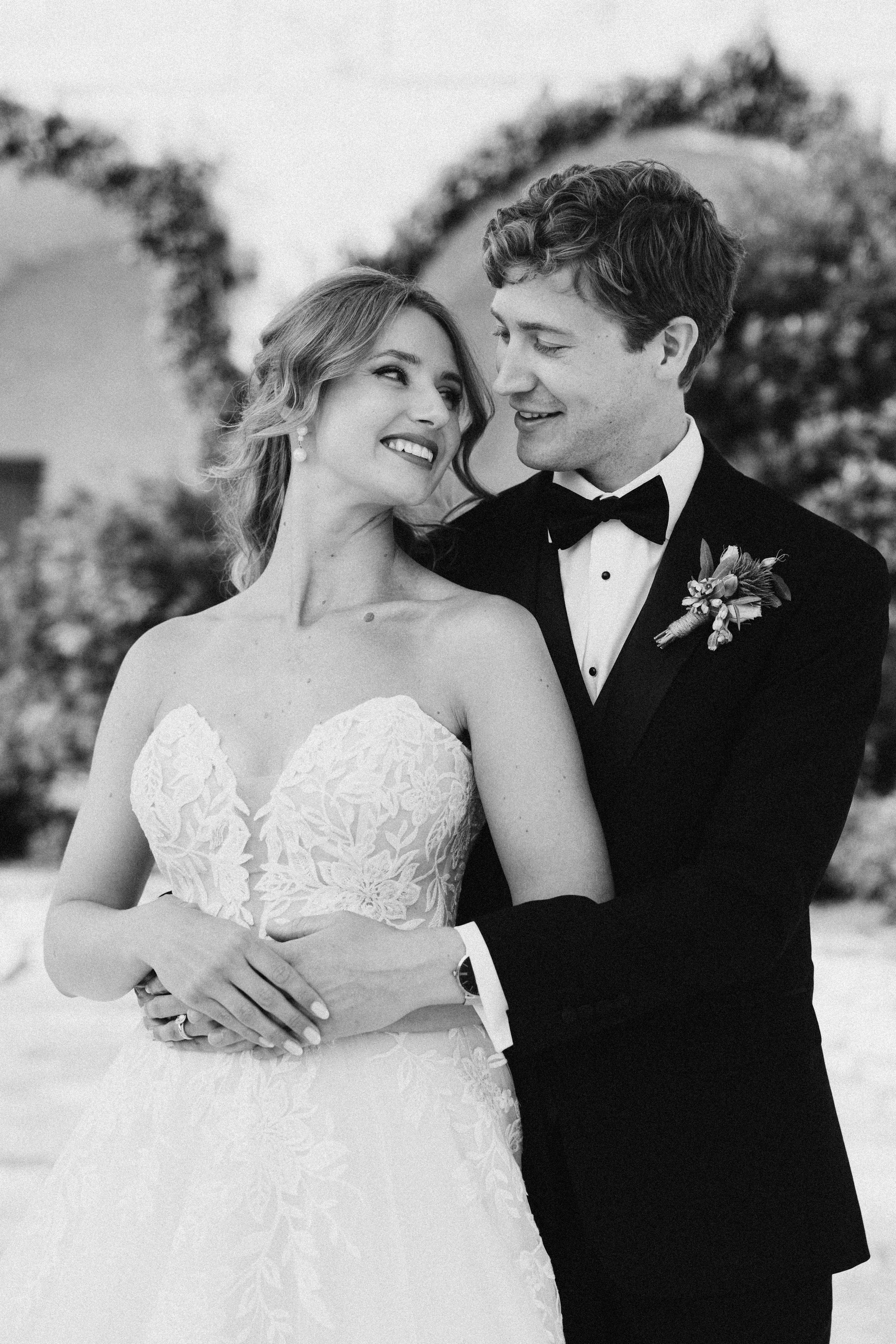 Contacts. Свадебный и портретный фотограф в Запорожье Украина Elena Marshall