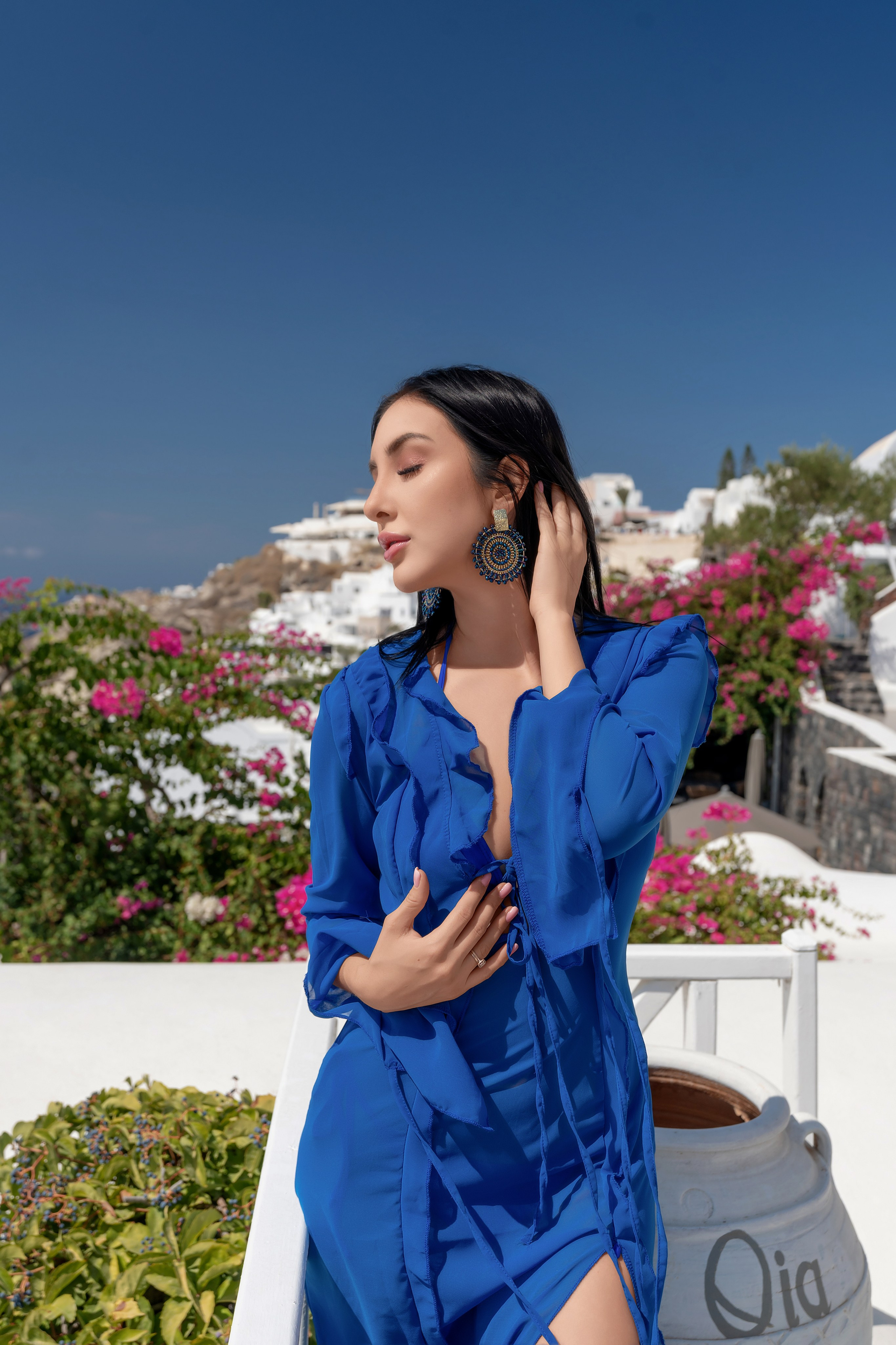 Best photographer in Santorini. Photographer in Santorini SokoLOVE Alex| Flying Dress Santorini