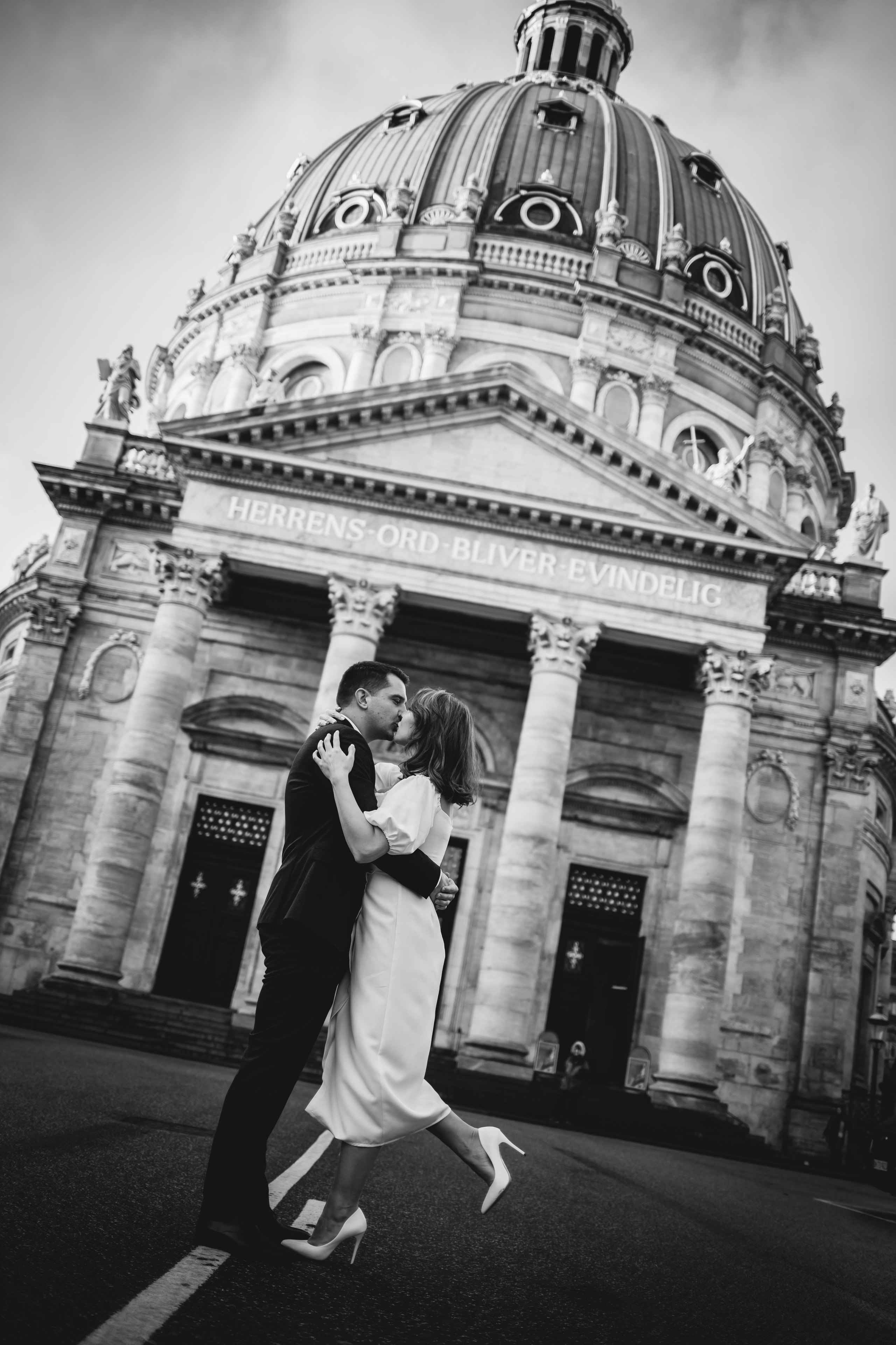 TOP-13 photogenic places for Wedding in Copenhagen. Professional wedding photographer in Copenhagen, Denmark — Julia Byron