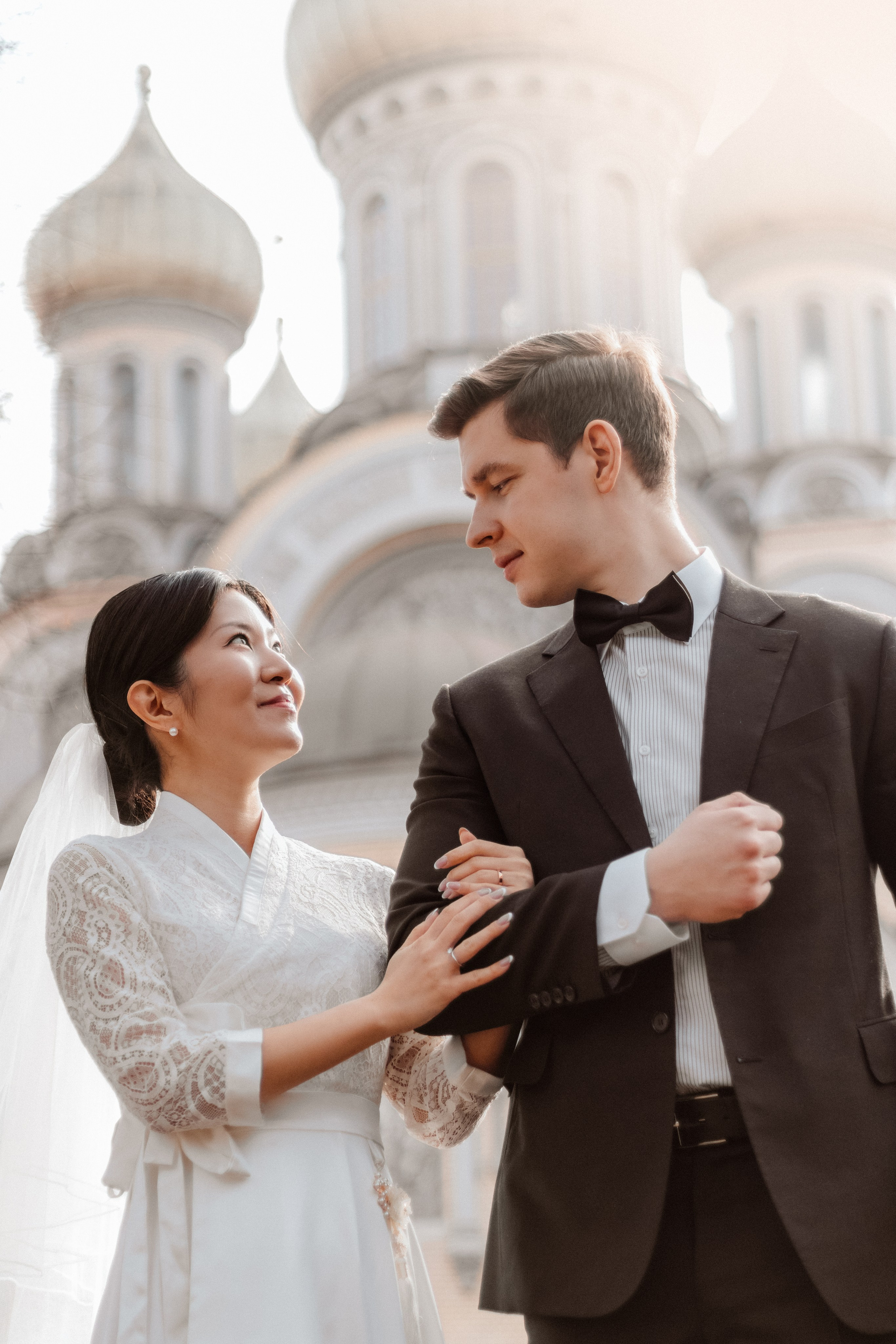 Fotosesija Vilniaus Santuokų Rūmuose. Framed by Evelina | Vestuvių fotografė