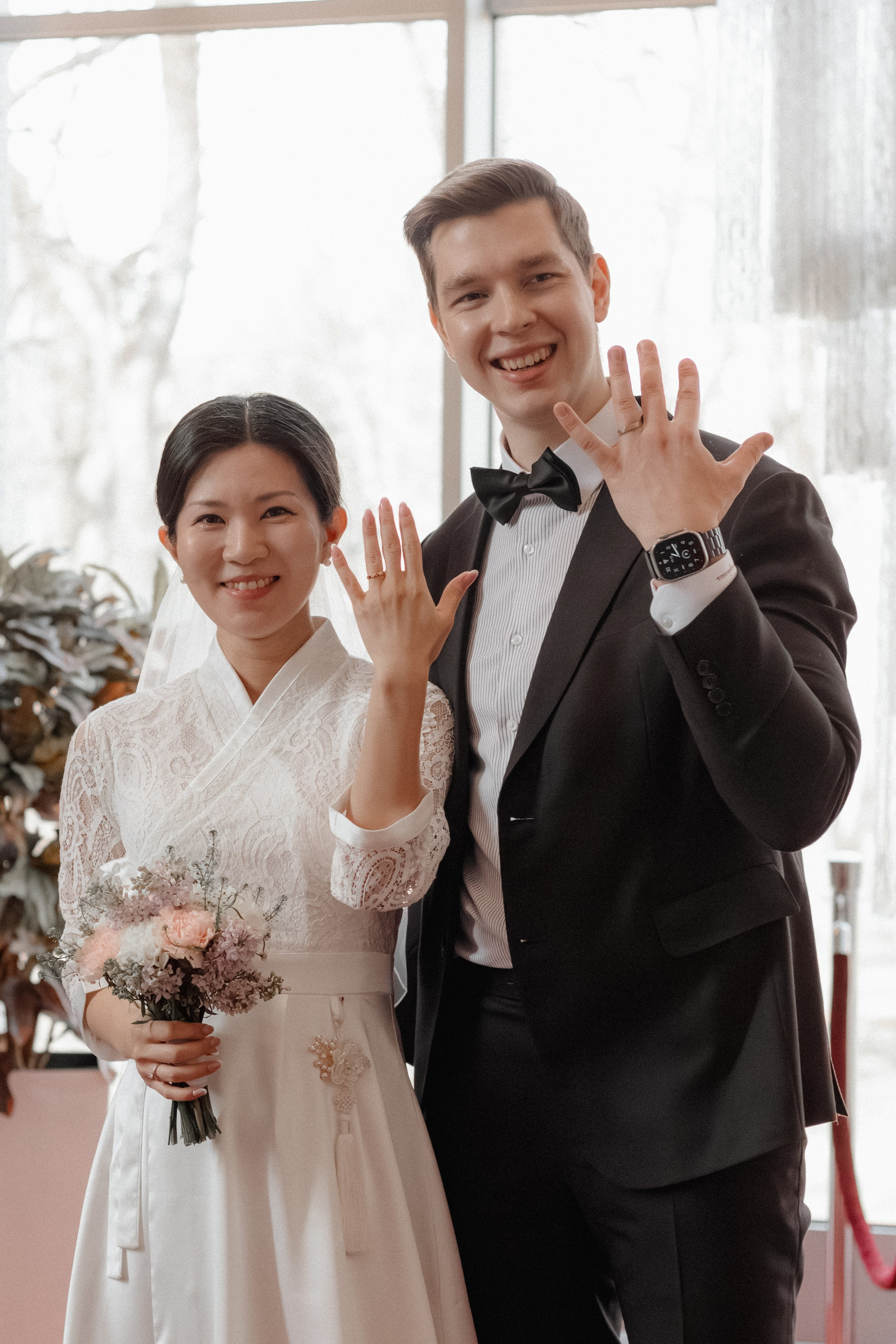 Fotosesija Vilniaus Santuokų Rūmuose. Framed by Evelina | Vestuvių fotografė