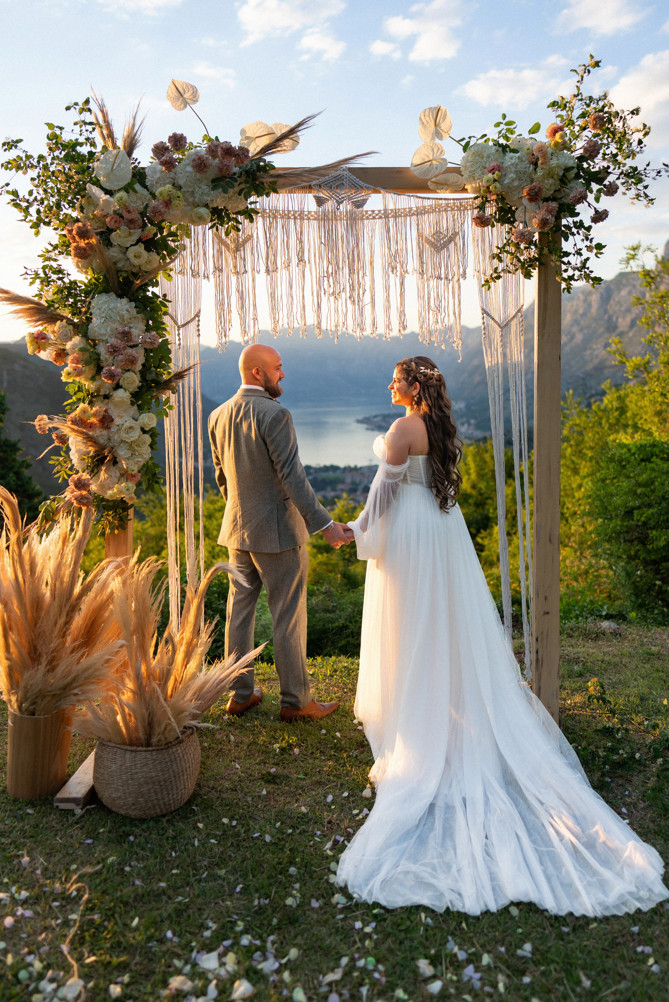 Elopement u Crnoj Gori: intimno vjenčanje udvoje. Fotograf i snimatelj u Crnoj Gori