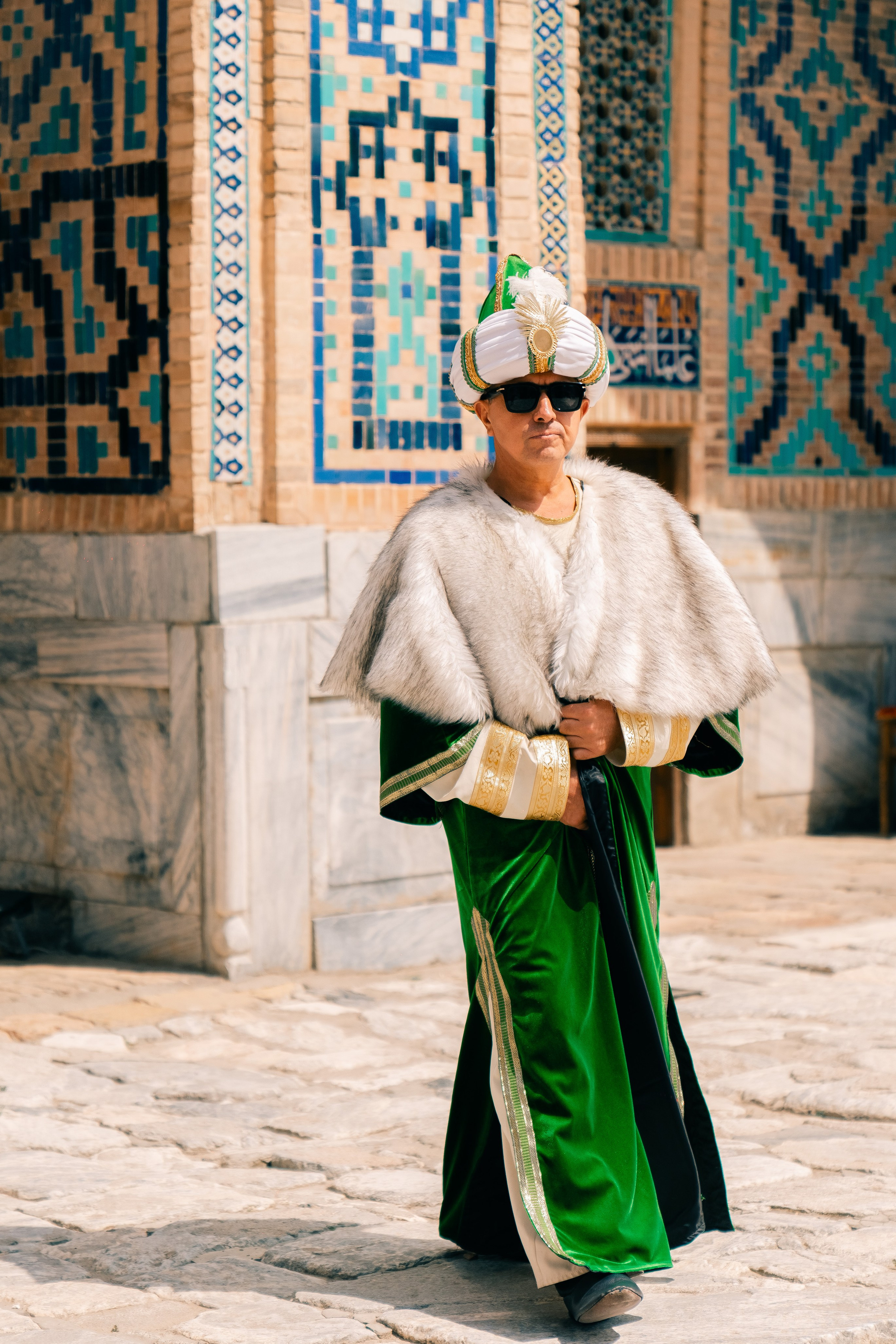 Rental of dresses in Samarkand and Bukhara. Photographer in Uzbekistan and Samarkand Djasur Marupov