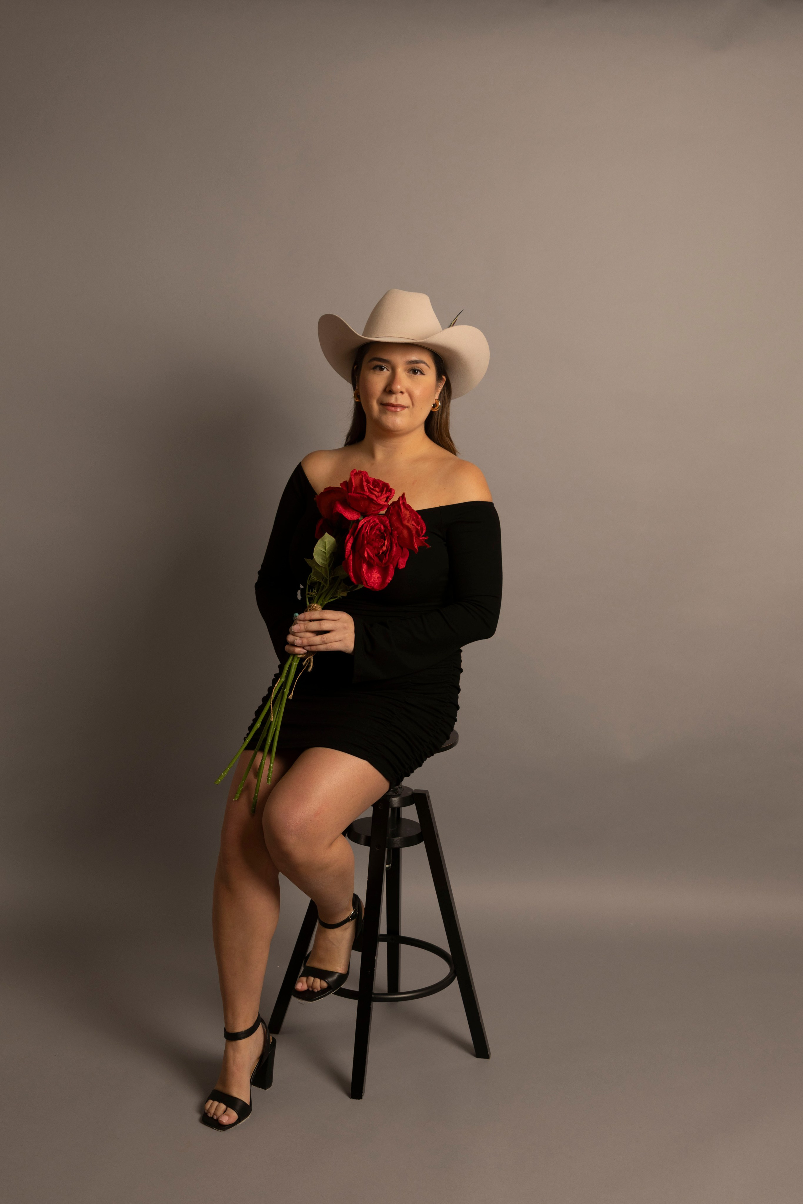 BACKGROUND COLORS. SHOOT IT YOURSELF — SELF PORTRAIT STUDIO IN CHICAGO