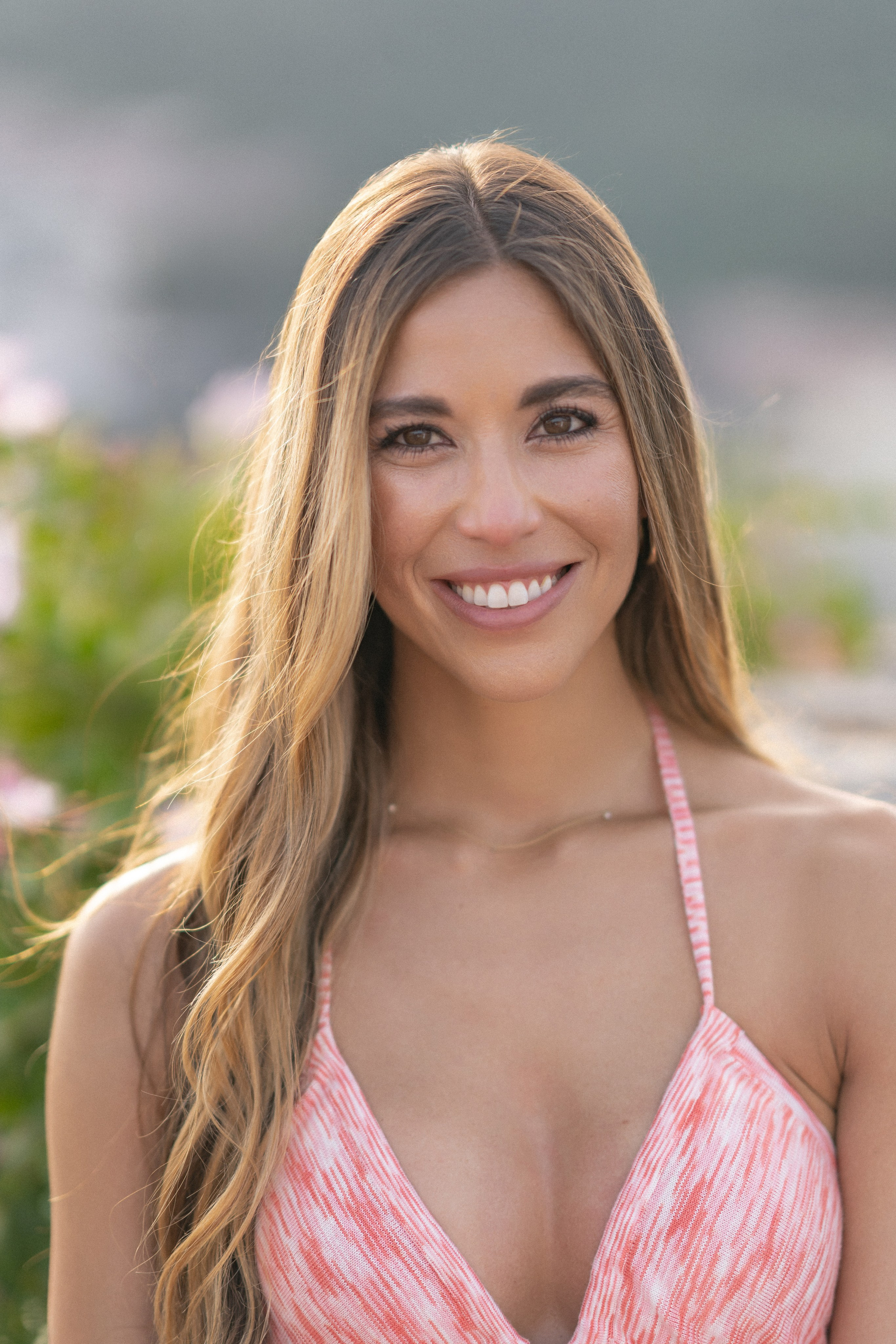Photographer in Budva: couple, family & wedding shoots