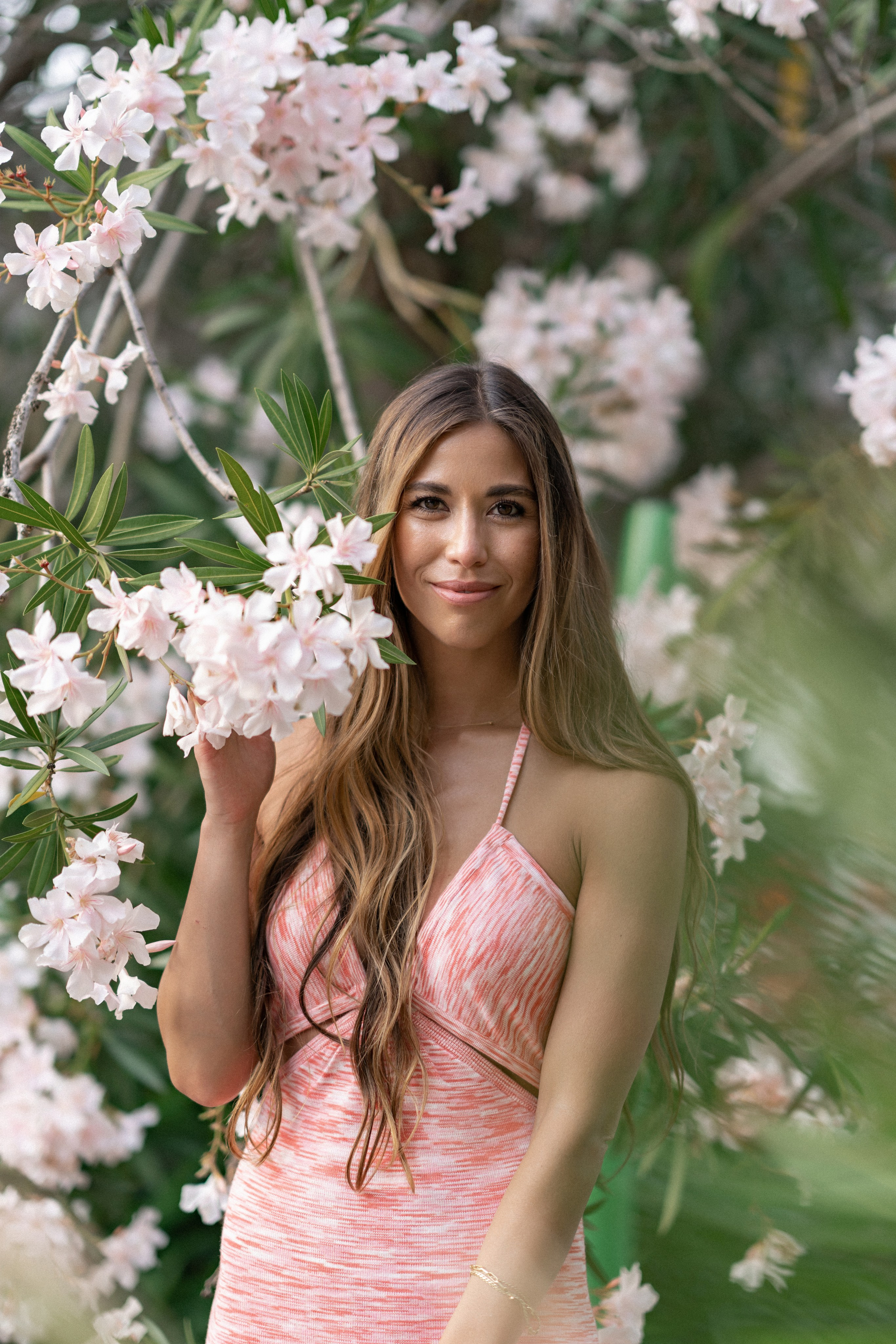 Photographer in Budva: couple, family & wedding shoots