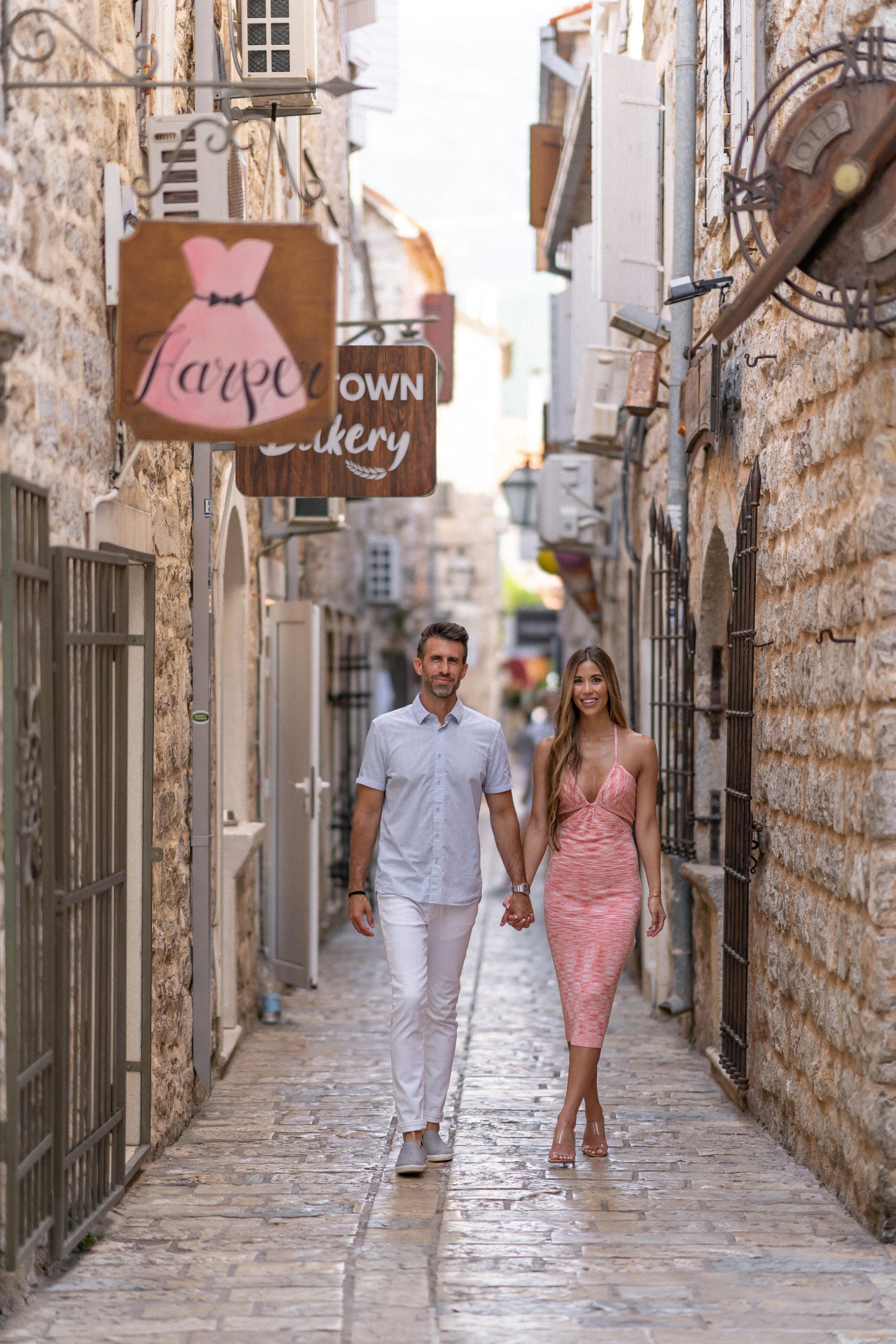 Photographer in Budva: couple, family & wedding shoots