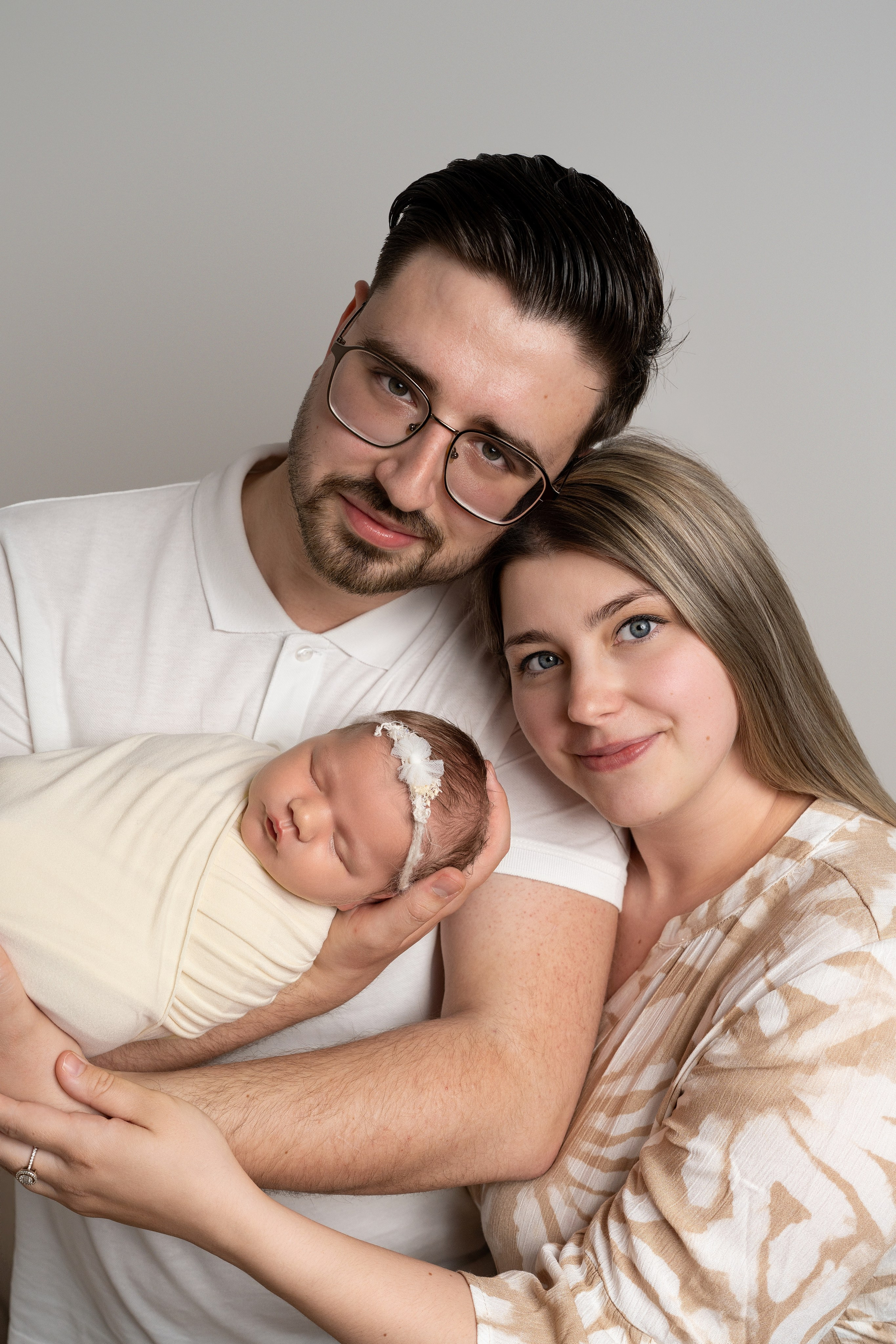 Anna, Fotografin aus Wien, Österreich. Ich fotografiere in folgenden Genres: Babybauch-, Familien-, Mode- und Weihnachtsfotografie