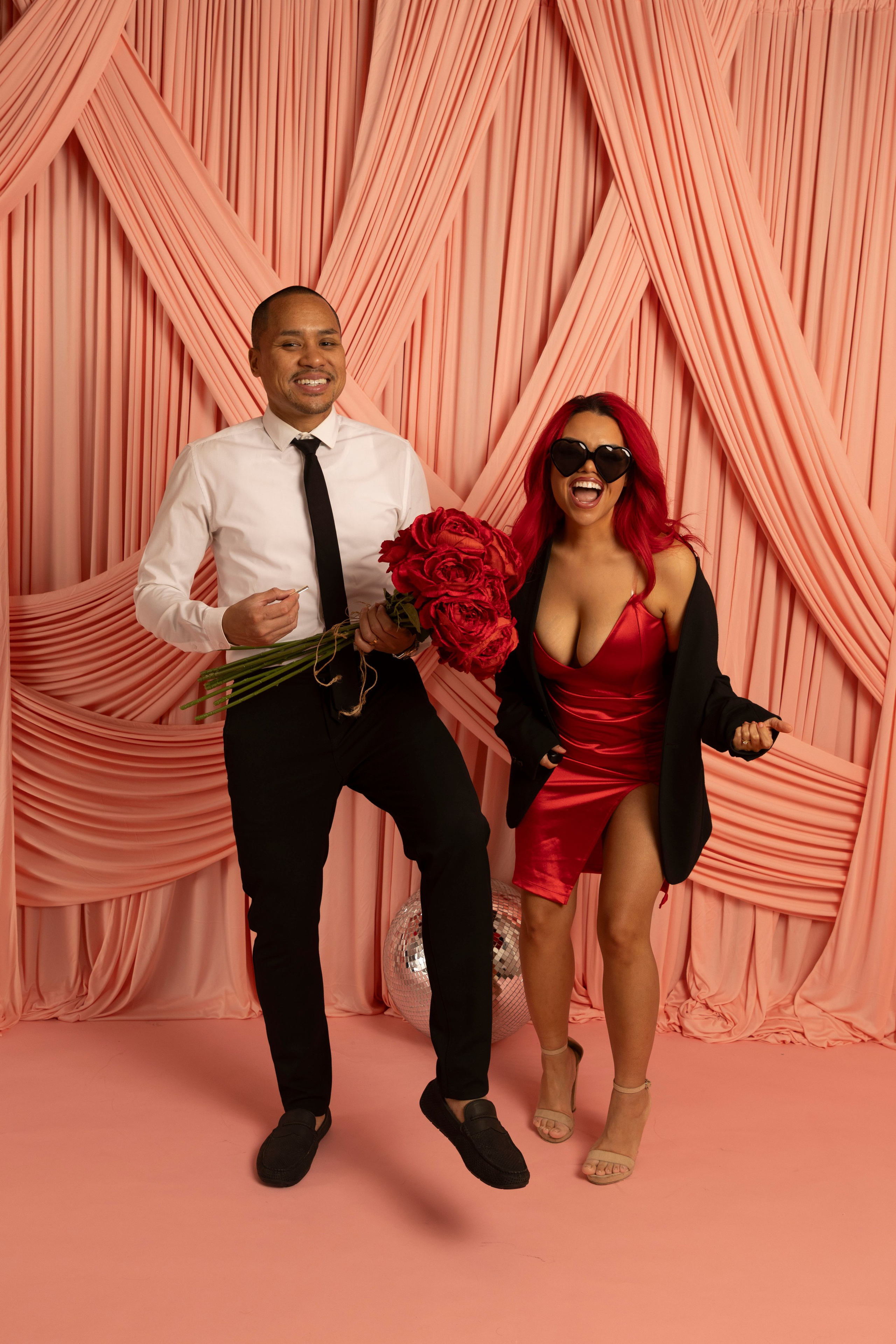 SHOOT IT YOURSELF — SELF PORTRAIT STUDIO IN CHICAGO