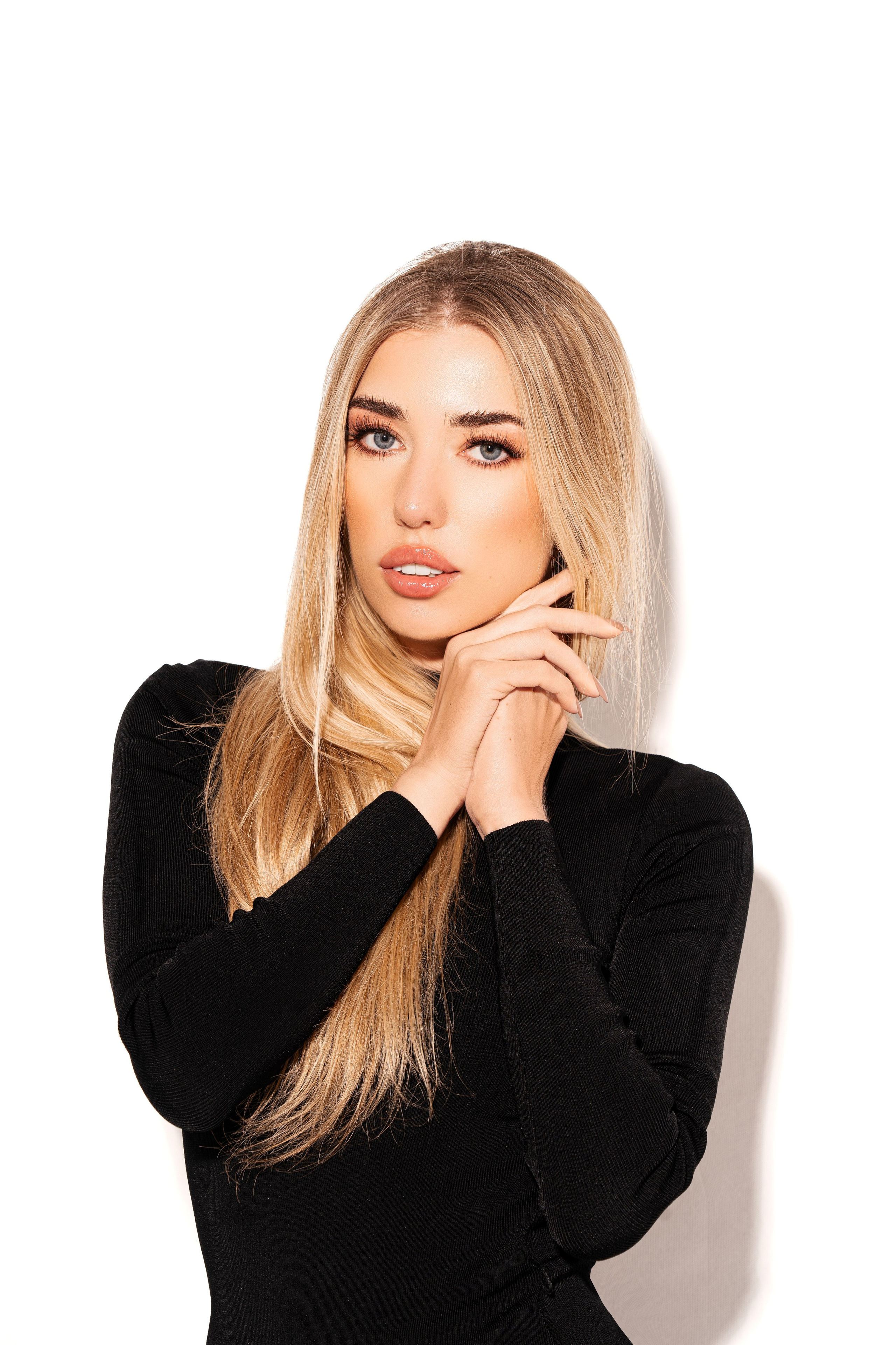 Studio Minis. LA photography studio for models, kids, and fashion brands. Agency-approved portfolios, natural headshots, and professional editorial images