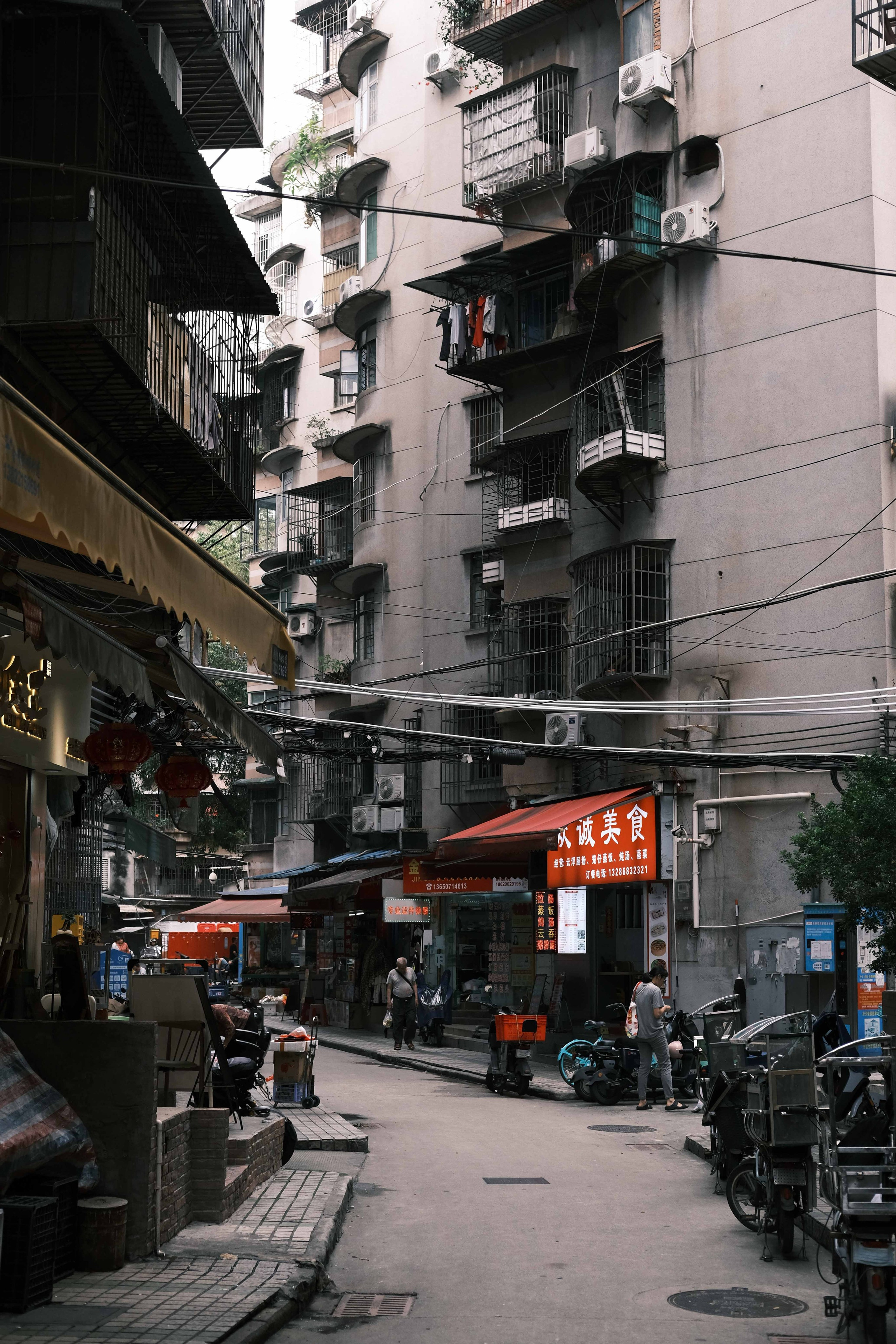 Yue Xiu Qu Street Photography in Guangzhou City | 广州市. 中国街头摄影 | The Streets of China Through My Eyes | 深圳