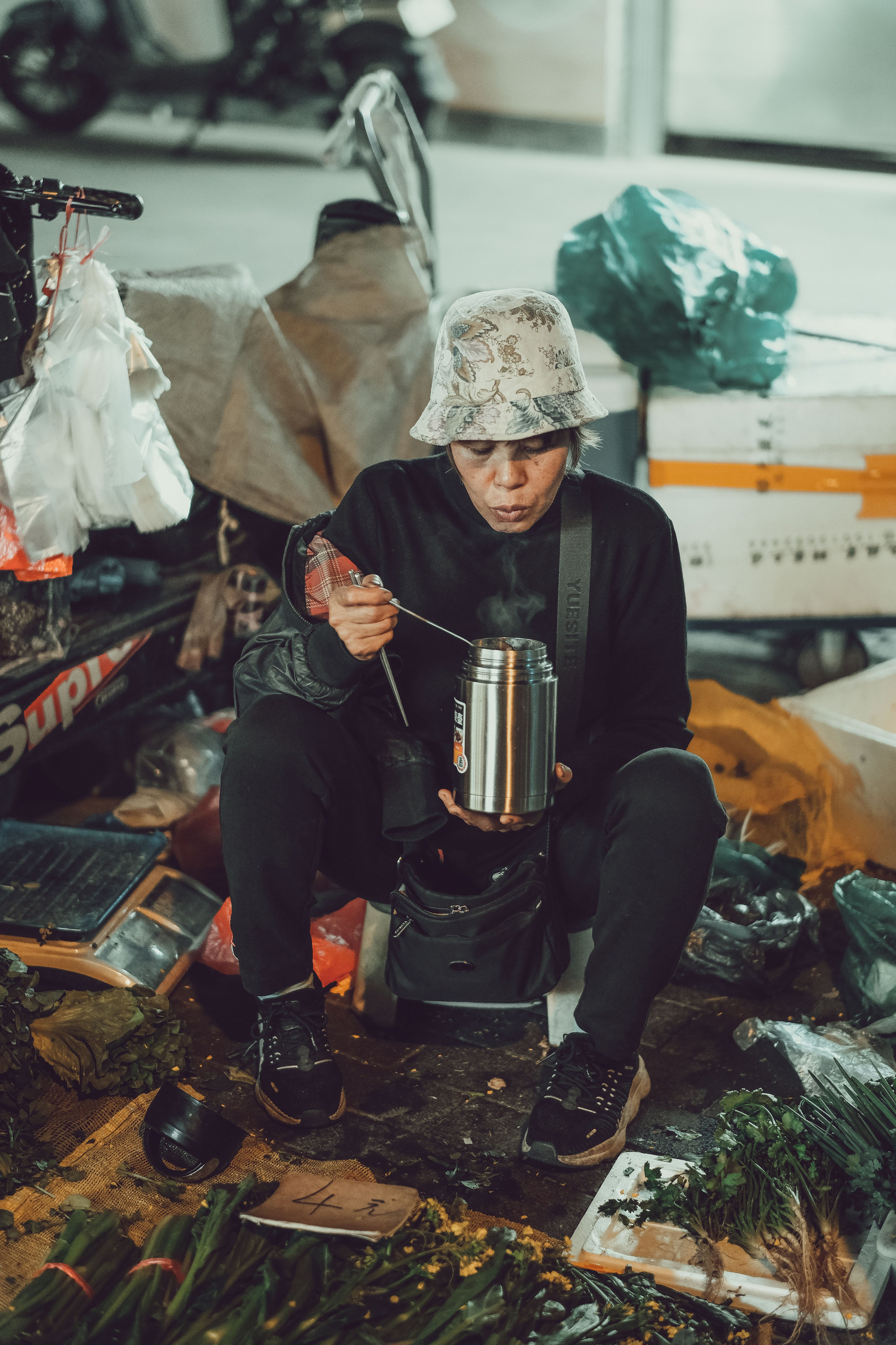 Caihong Bridge Station (彩虹桥站) Line 11 and 8 | Street Photography, China