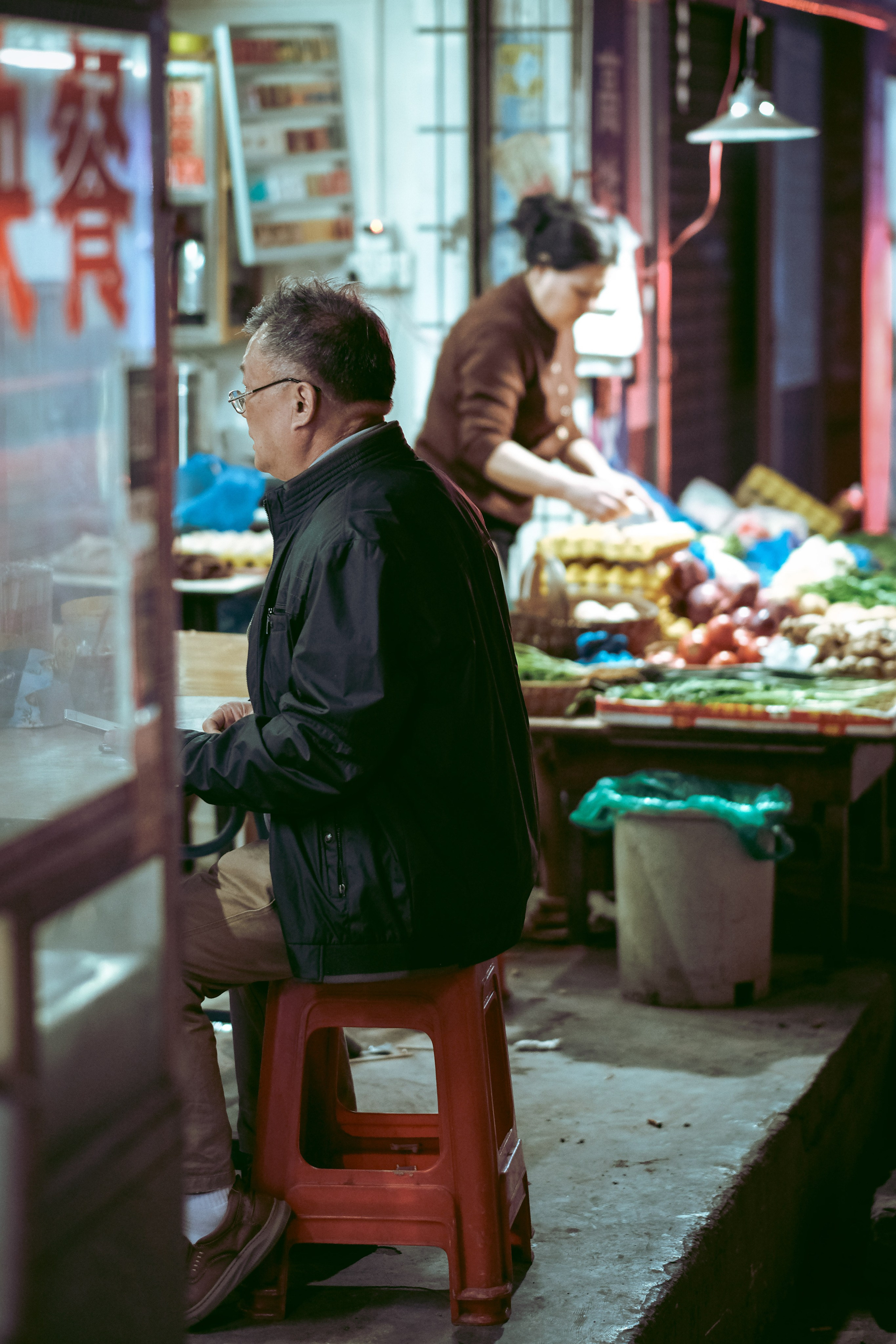 Caihong Bridge Station (彩虹桥站) Line 11 and 8 | Street Photography, China