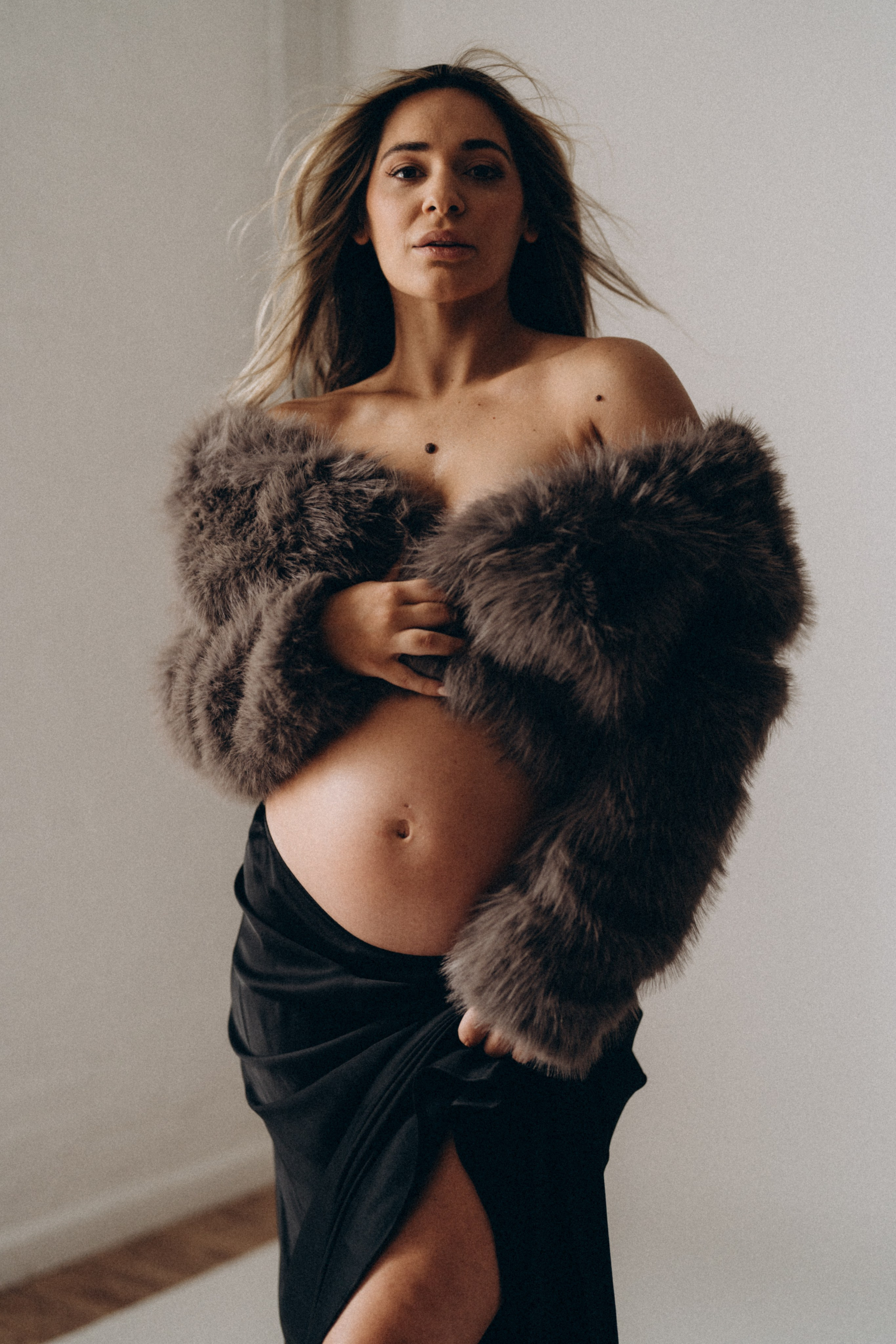 Studio Wardrobe. Modern maternity photographer in Long Island New York