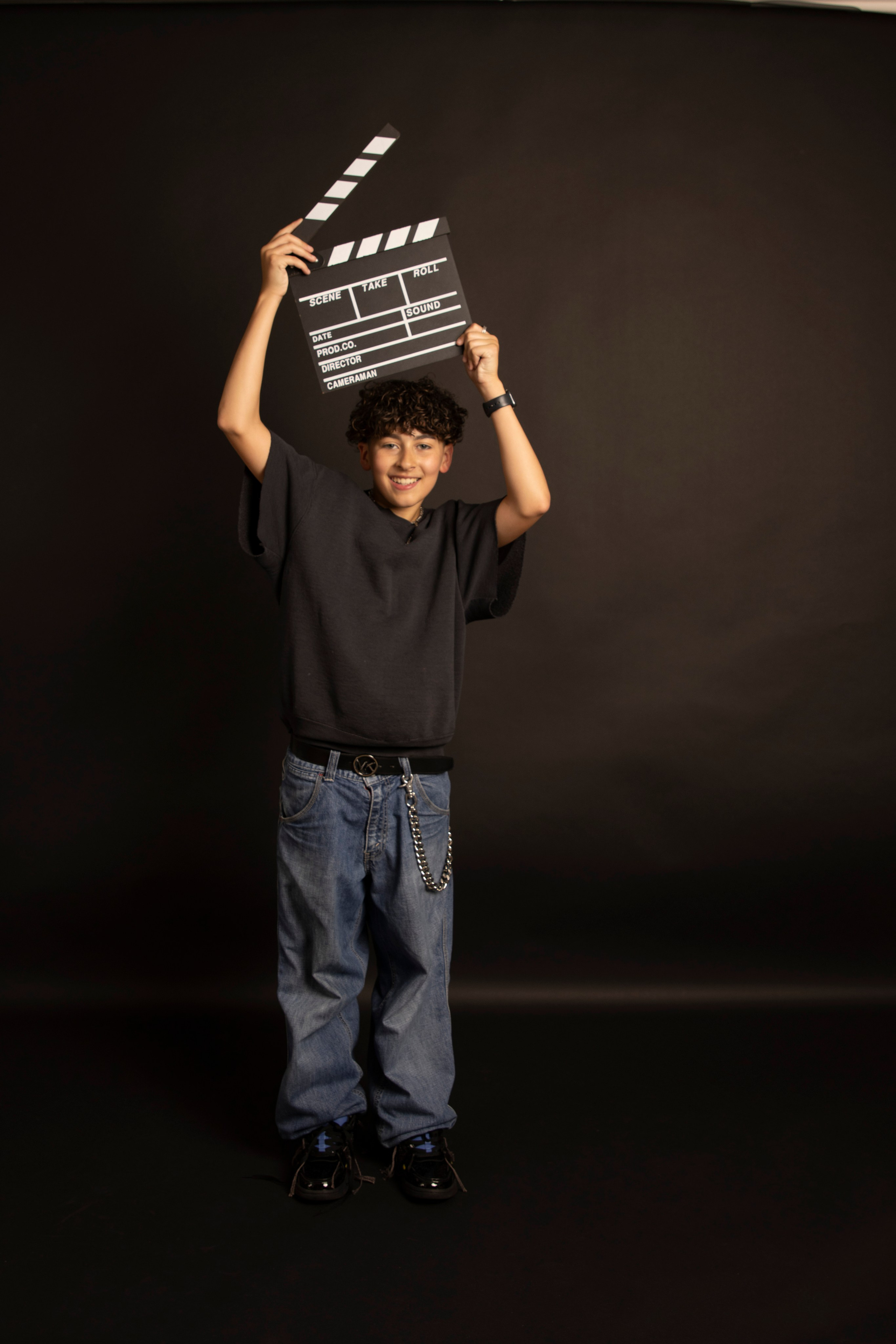 Черный фон. SHOOT IT YOURSELF — SELF PORTRAIT STUDIO IN CHICAGO