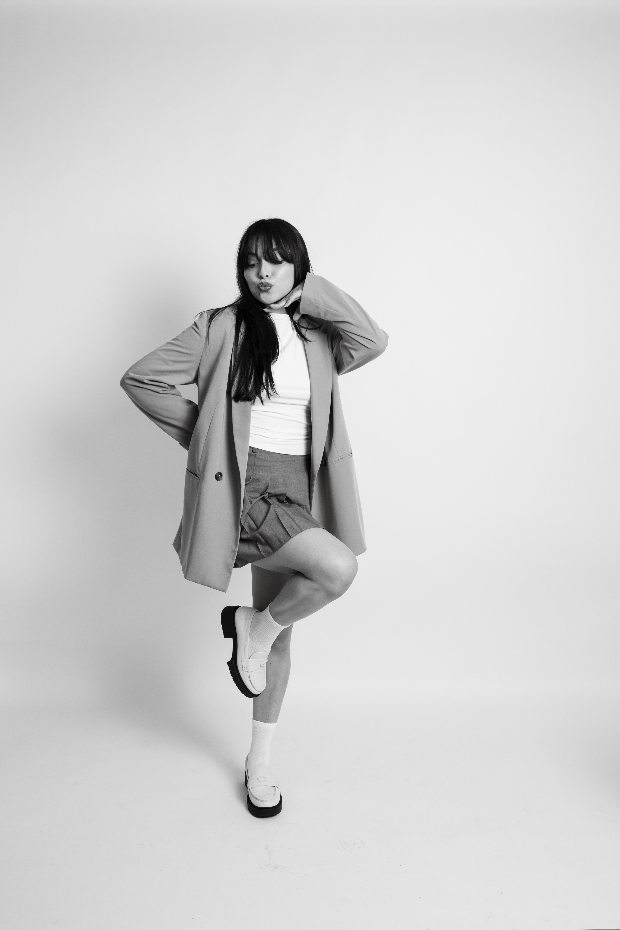 Белый фон. SHOOT IT YOURSELF — SELF PORTRAIT STUDIO IN CHICAGO